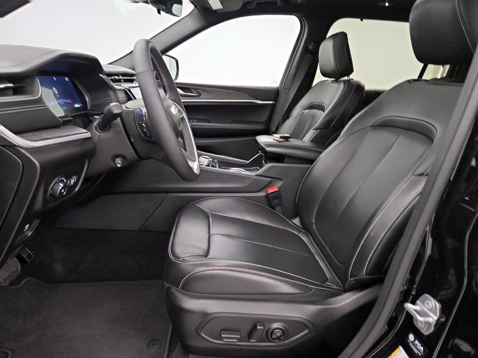 Thumbnail: 2024 Jeep Grand Cherokee L - 11