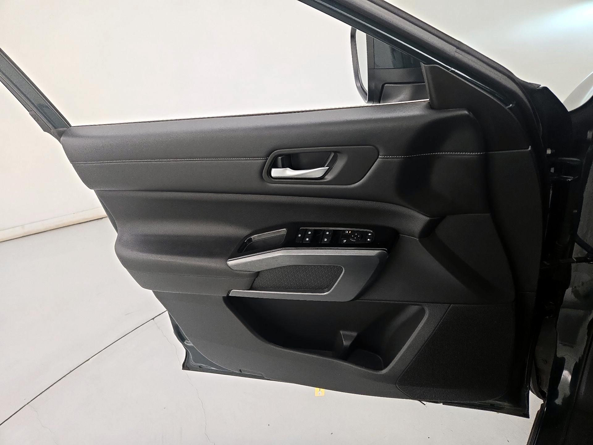 Thumbnail: 2024 Nissan Pathfinder - 12