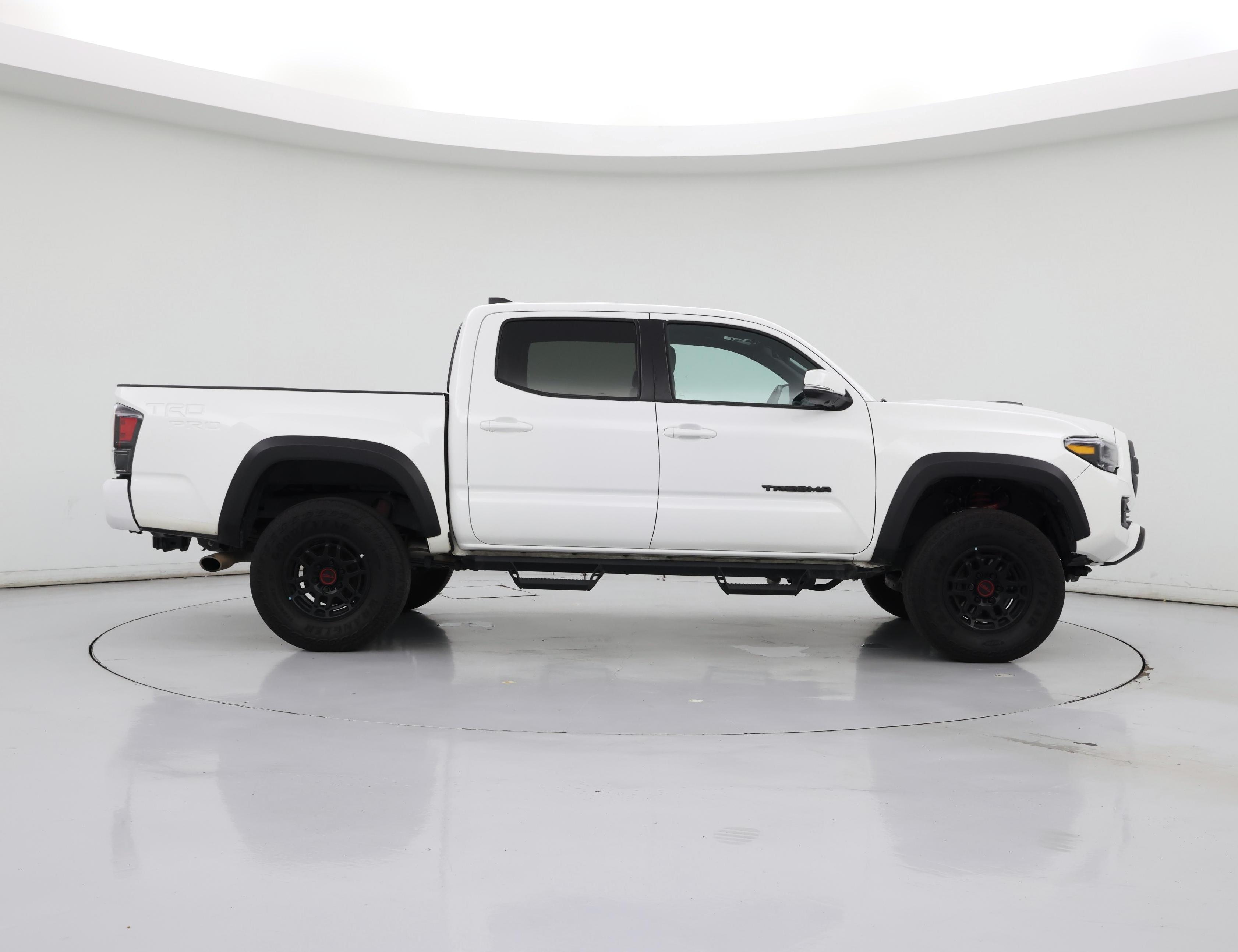 Thumbnail: 2023 Toyota Tacoma - 7