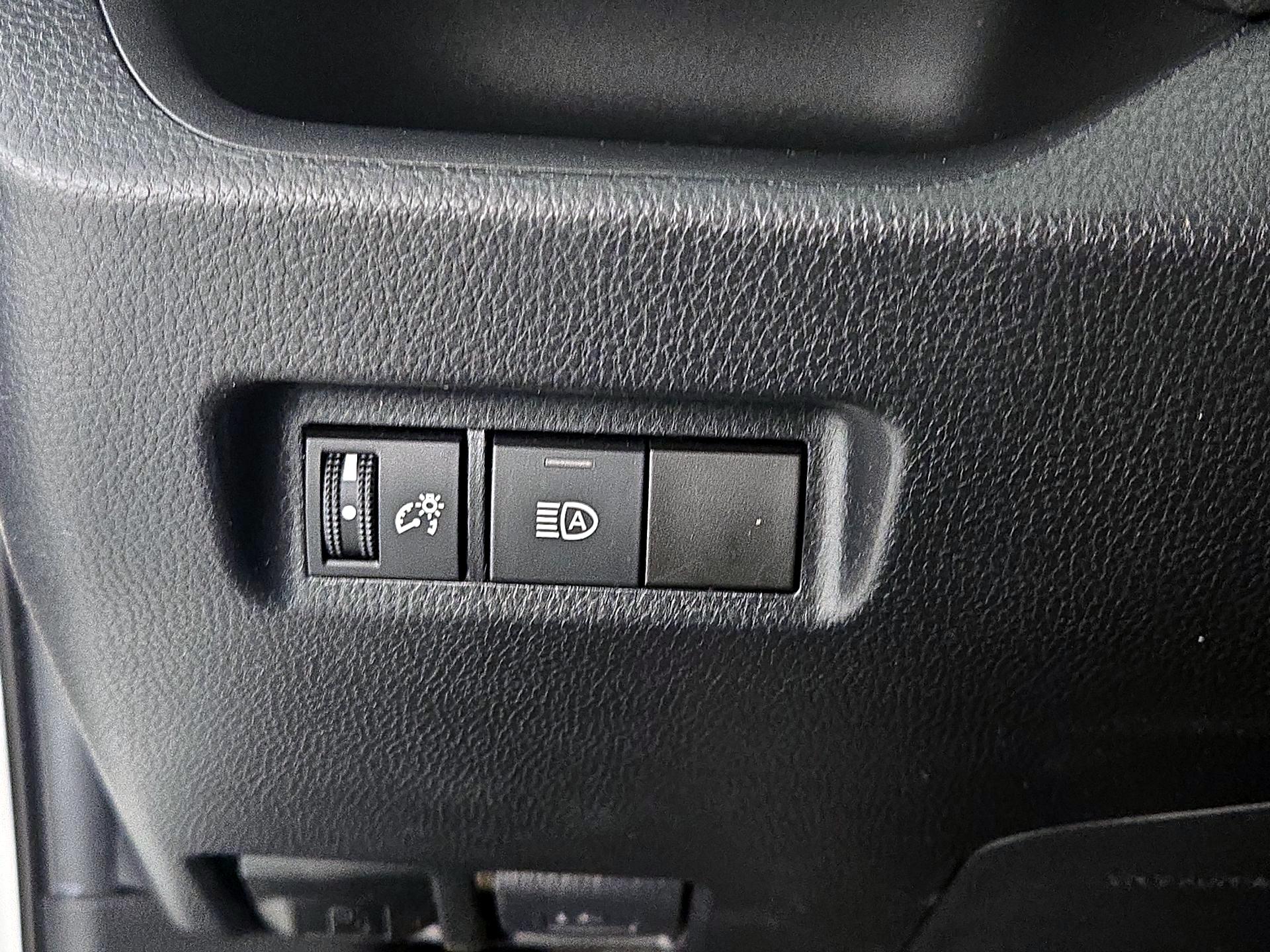 Thumbnail: 2020 Toyota RAV4 - 13