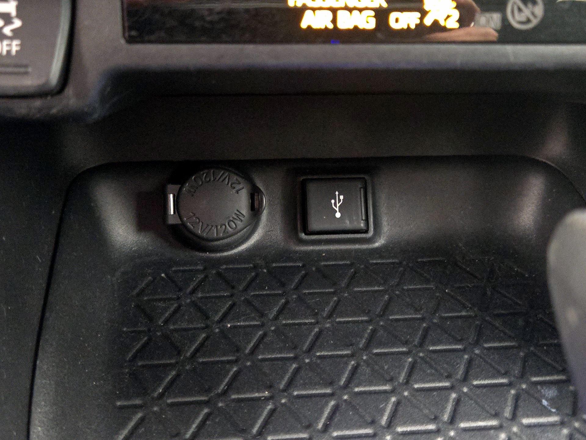 Thumbnail: 2020 Toyota RAV4 - 18