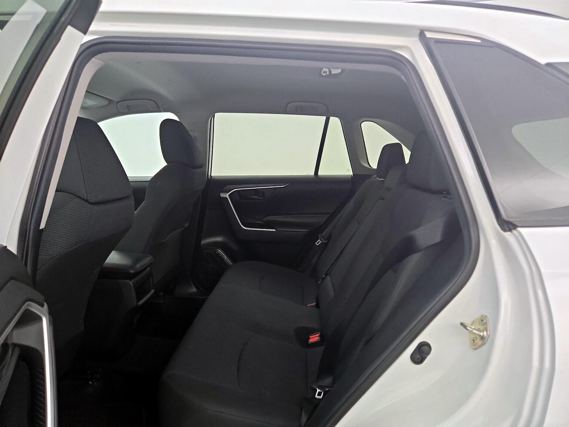 Thumbnail: 2020 Toyota RAV4 - 19