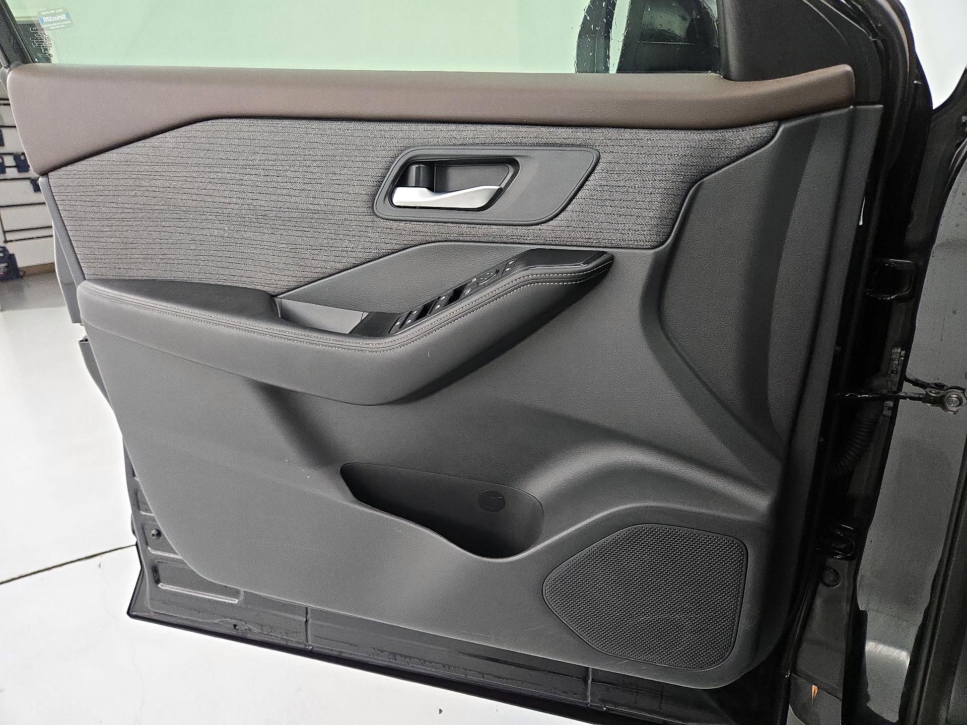 Thumbnail: 2022 Nissan Rogue - 12