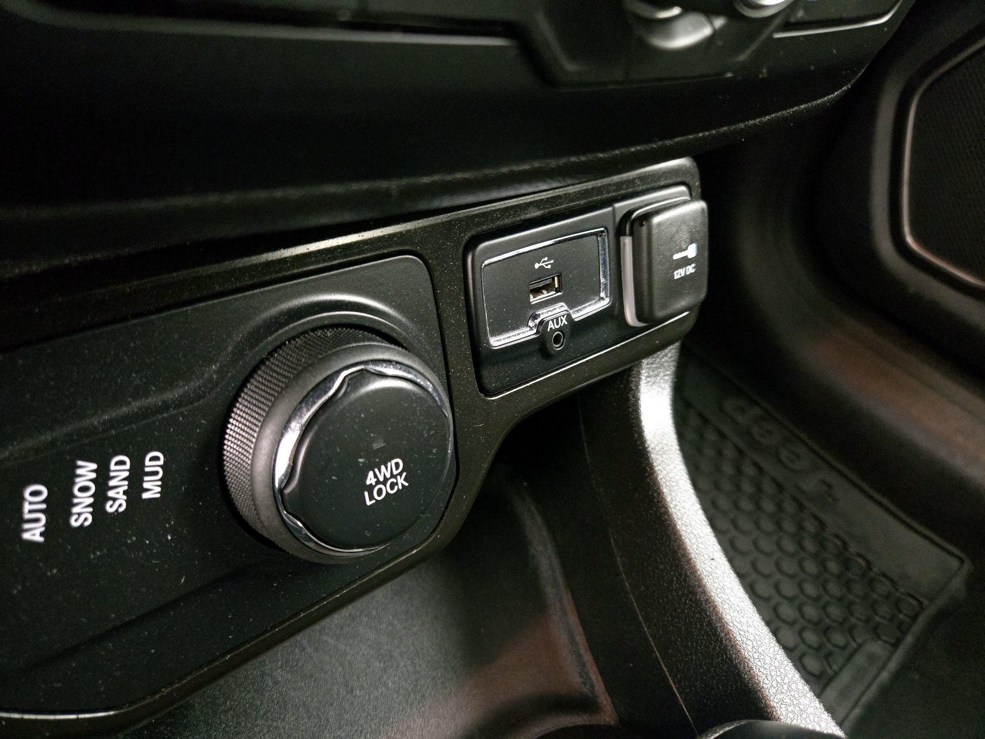 Thumbnail: 2023 Jeep Renegade - 19