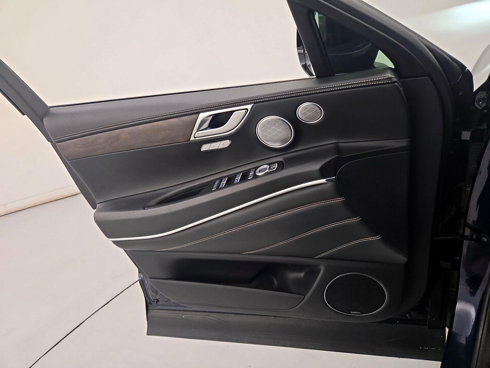 Thumbnail: 2022 Genesis GV80 - 12