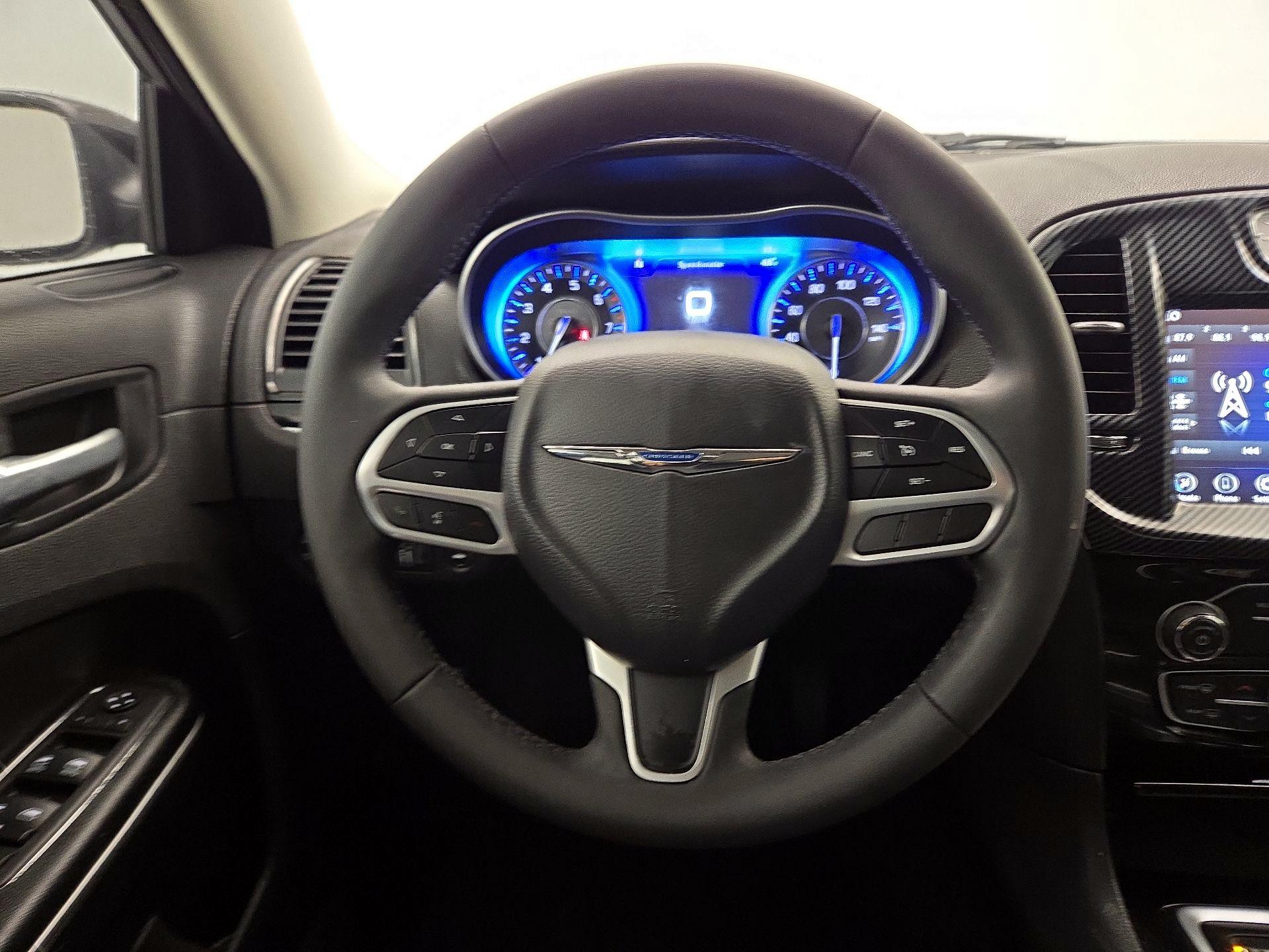 Thumbnail: 2023 Chrysler 300 - 10