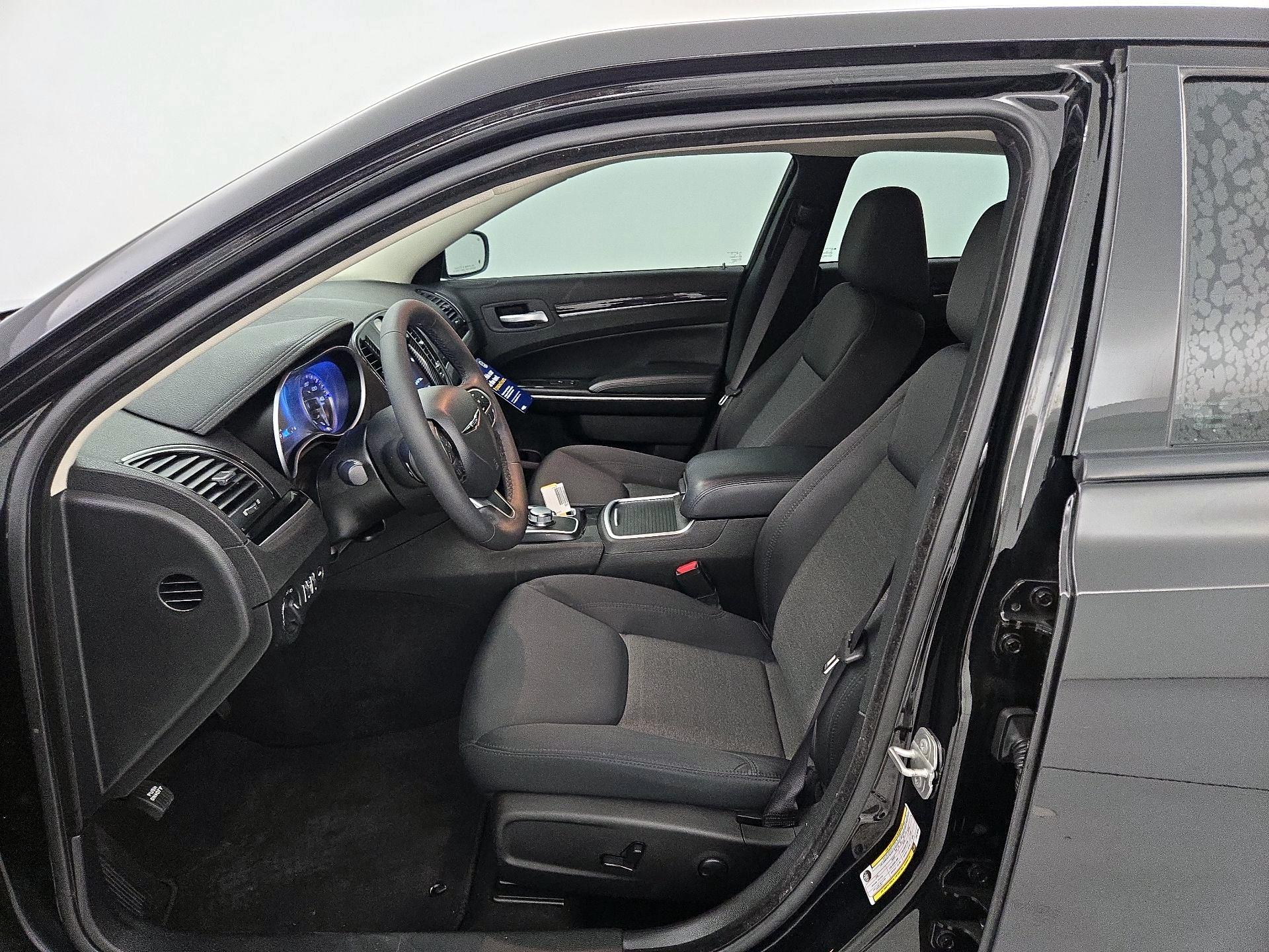 Thumbnail: 2023 Chrysler 300 - 11