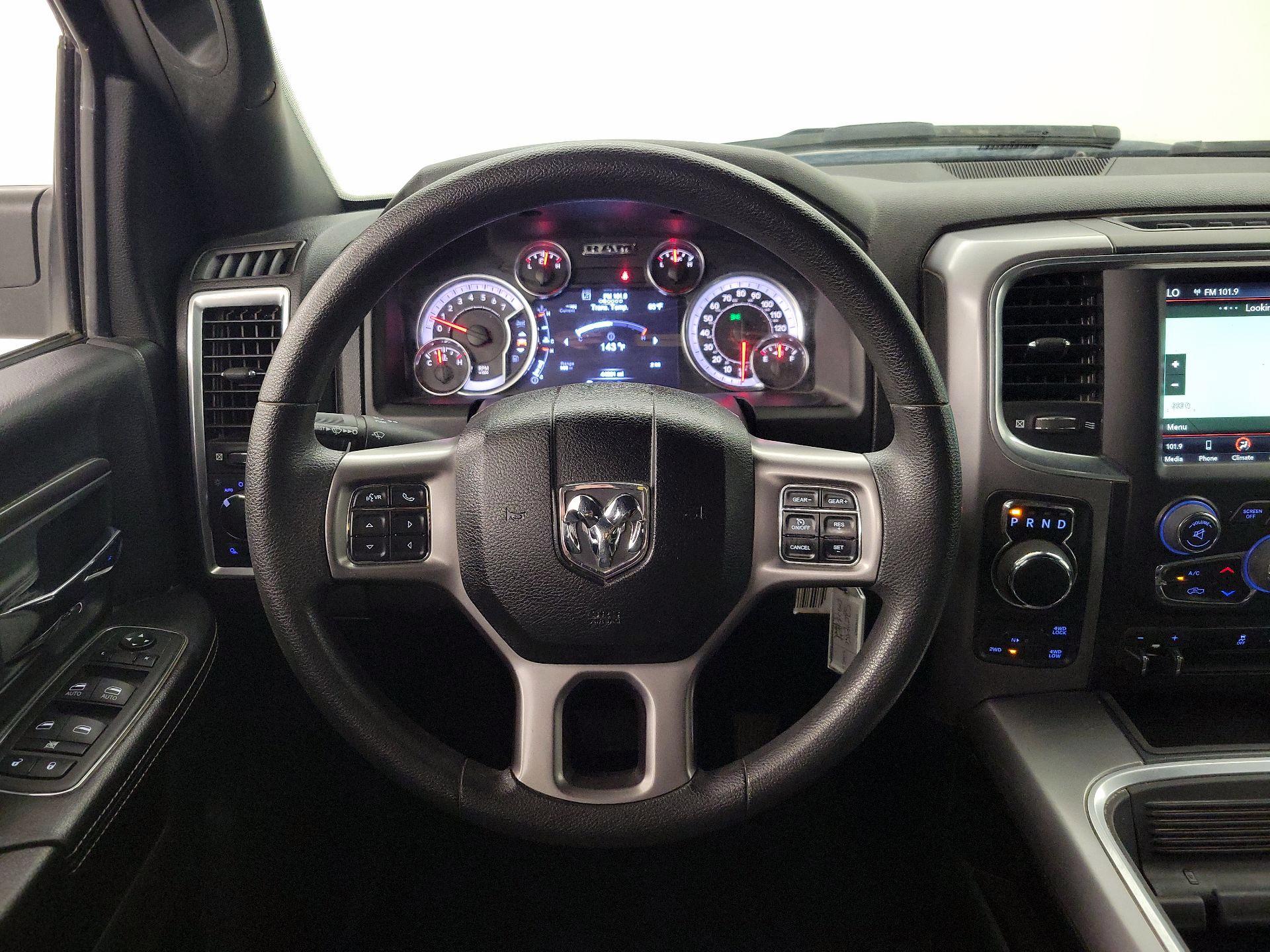 Thumbnail: 2023 RAM 1500 Classic - 10