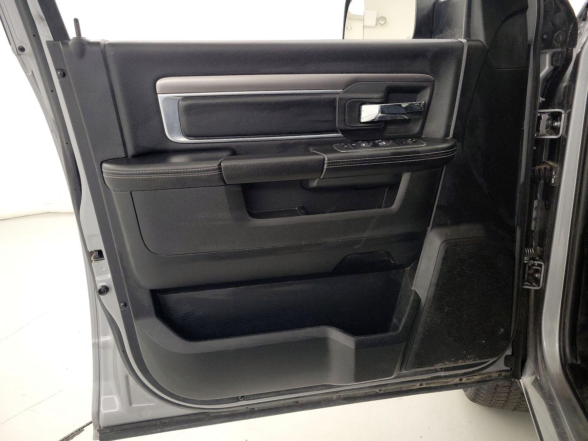 Thumbnail: 2023 RAM 1500 Classic - 12