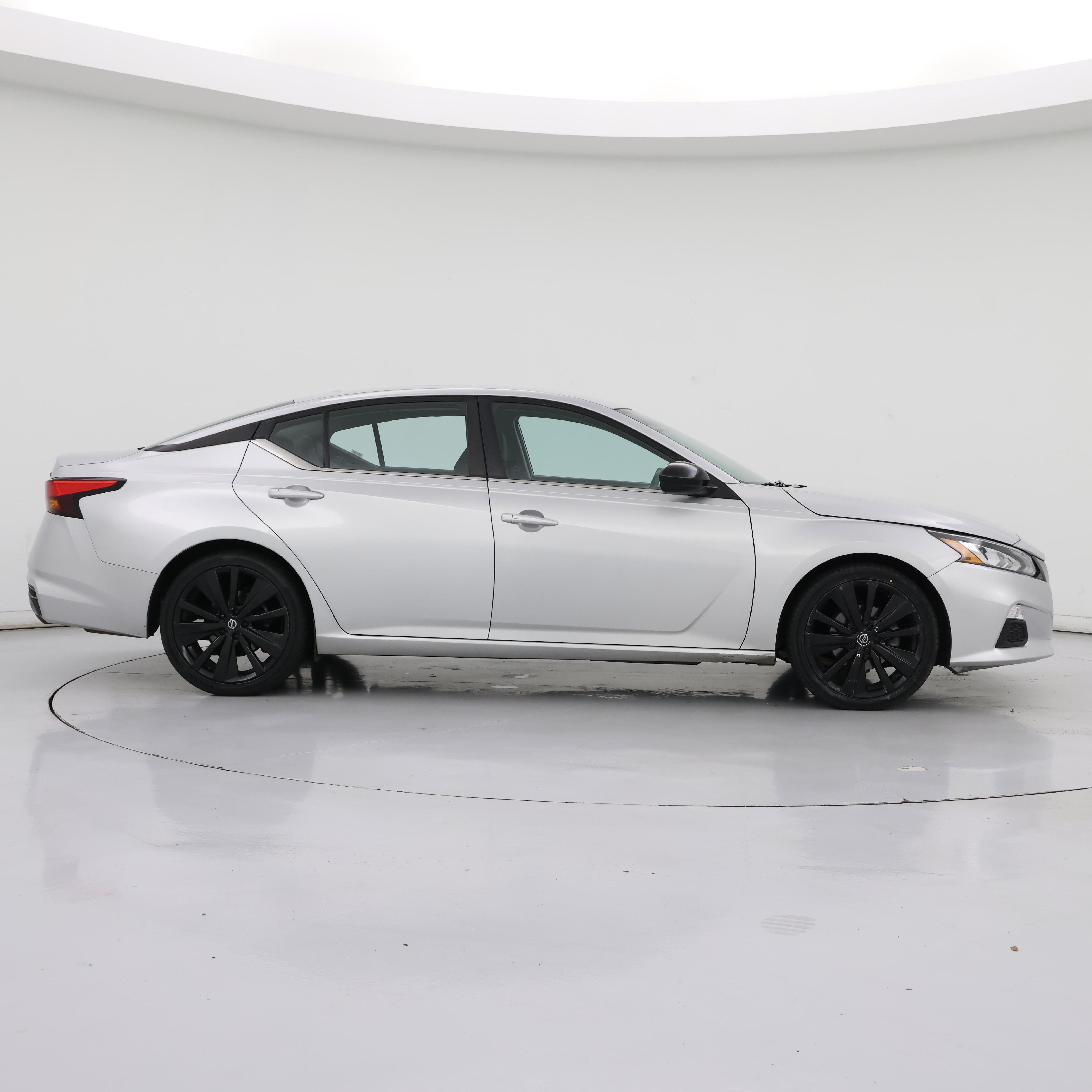 Thumbnail: 2021 Nissan Altima - 7