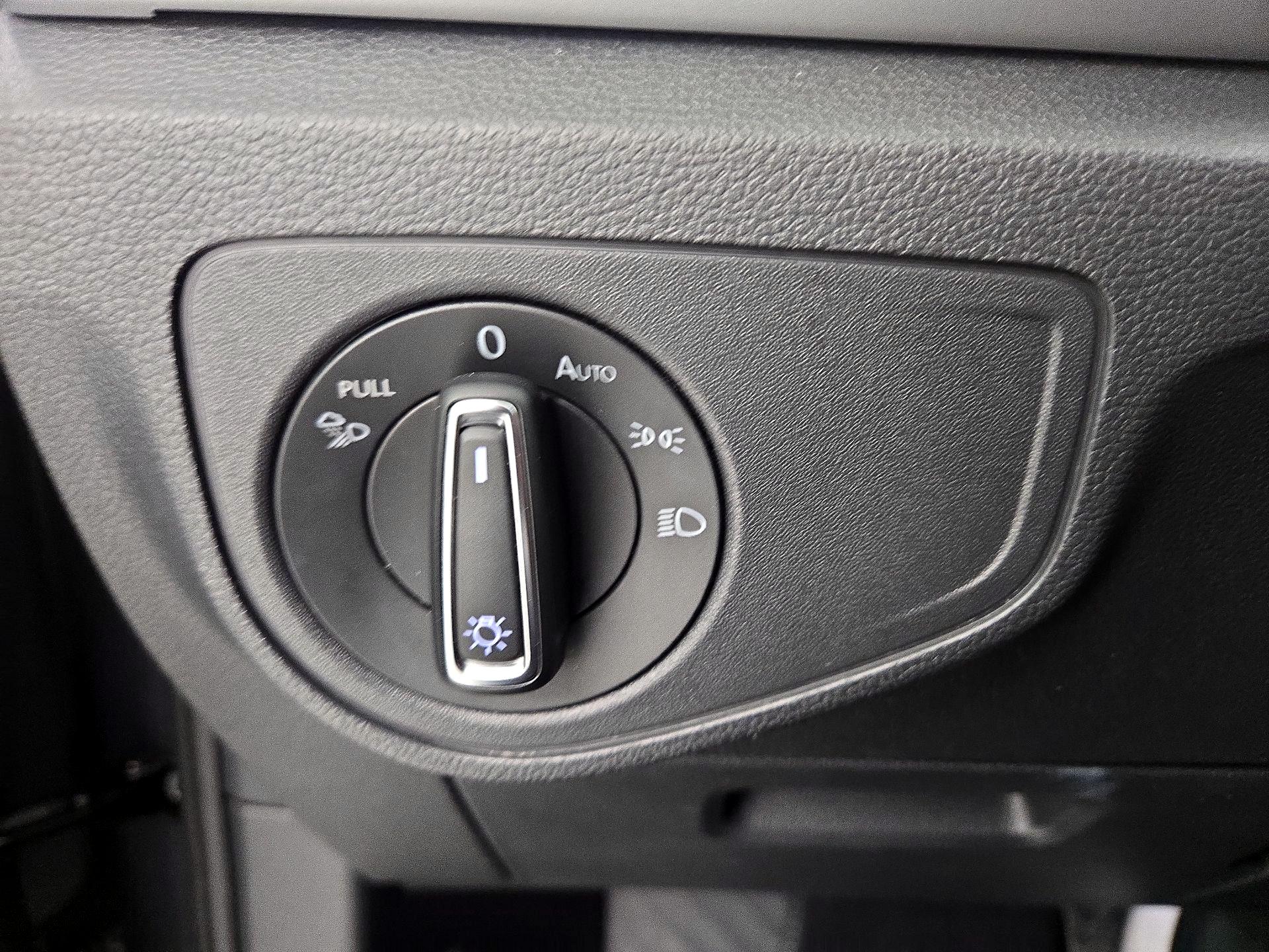 Thumbnail: 2022 Volkswagen Atlas - 13