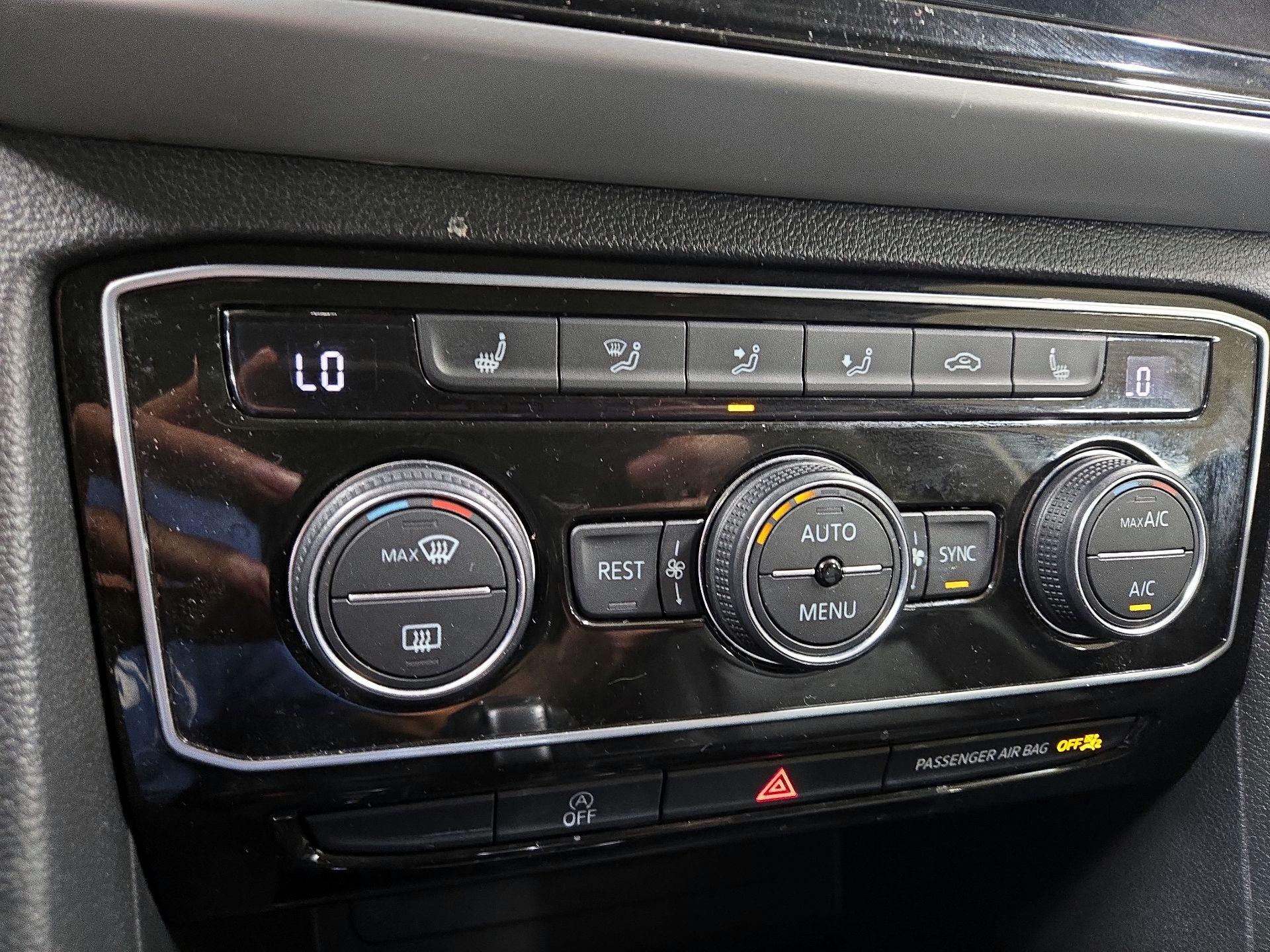 Thumbnail: 2022 Volkswagen Atlas - 16