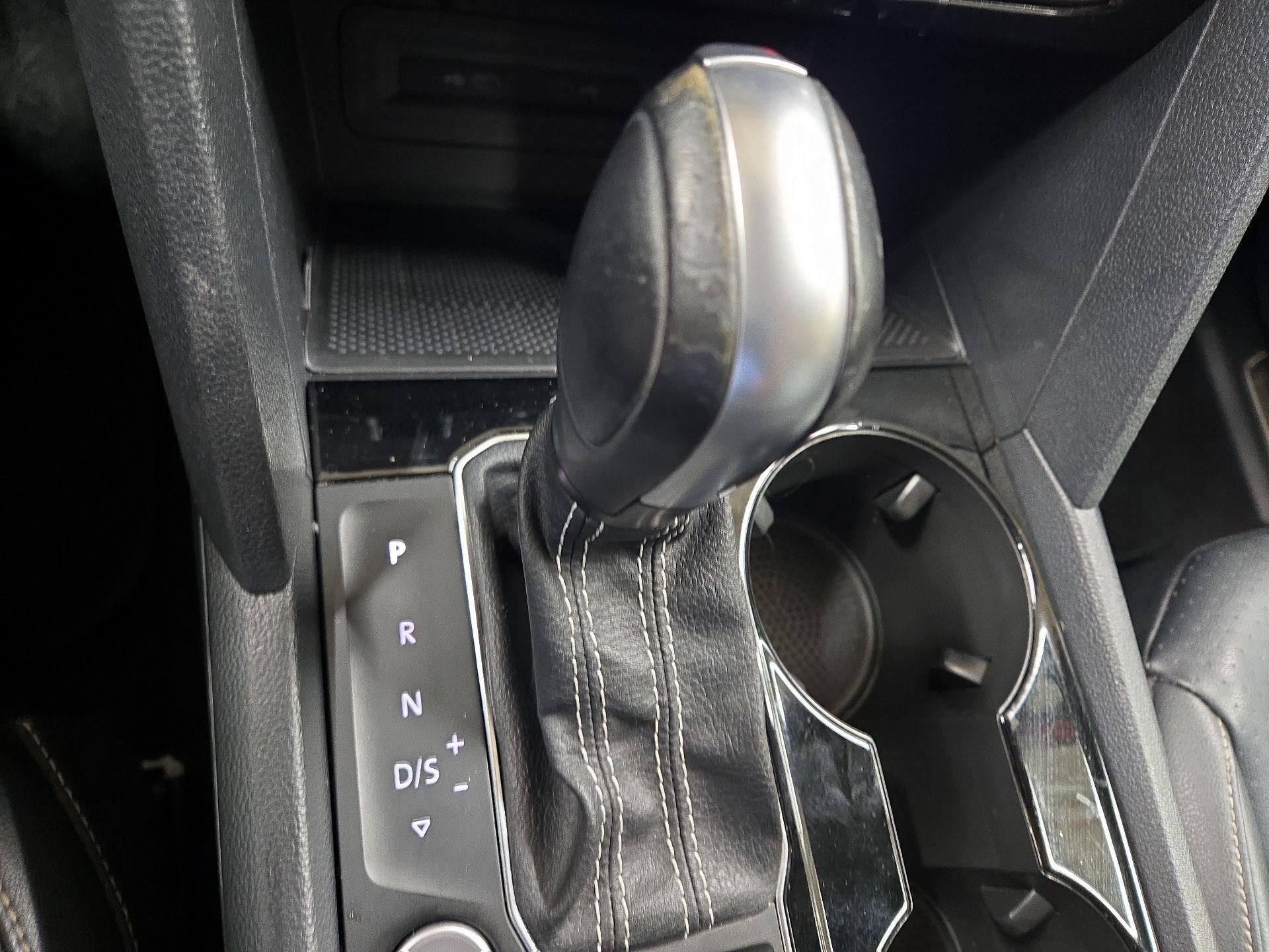 Thumbnail: 2022 Volkswagen Atlas - 17