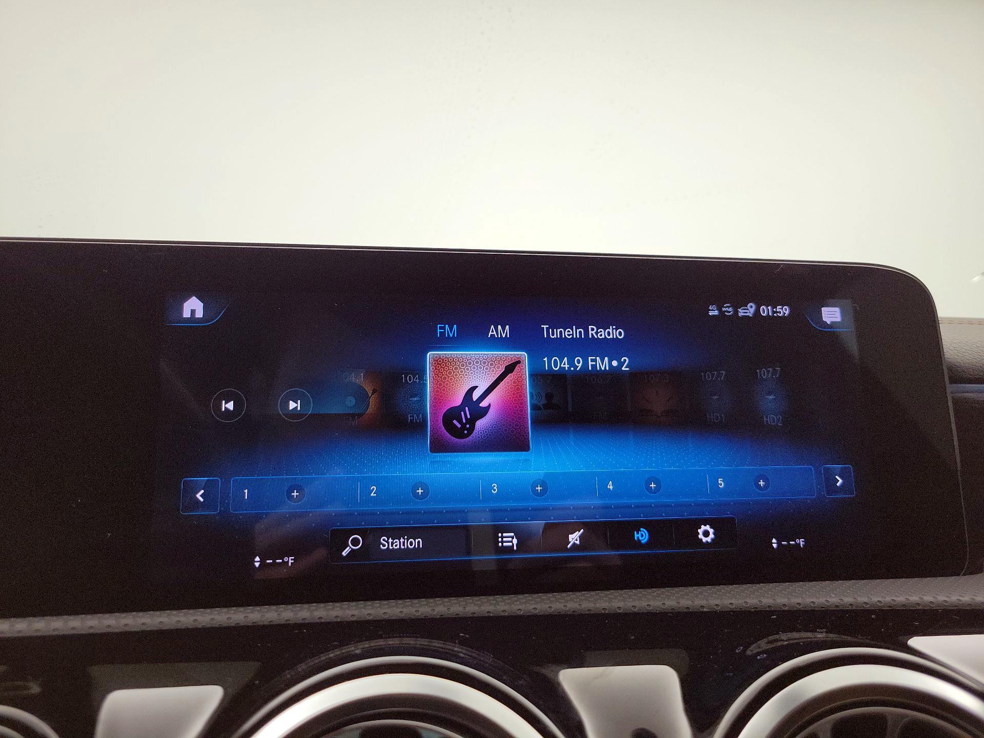 Thumbnail: 2022 Mercedes-Benz CLA - 15