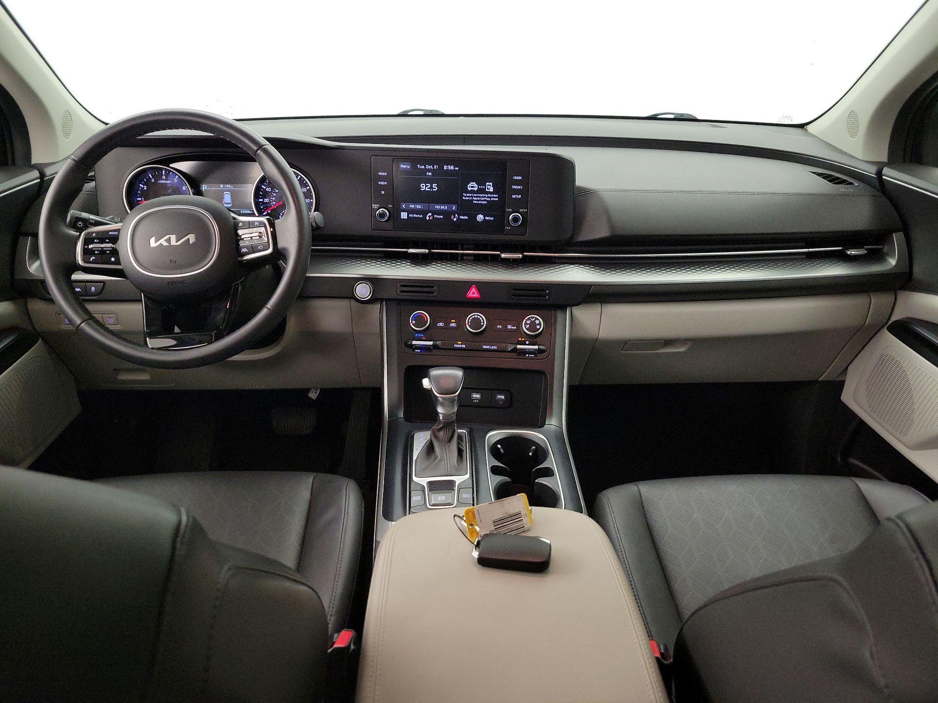 Thumbnail: 2023 Kia Carnival - 9