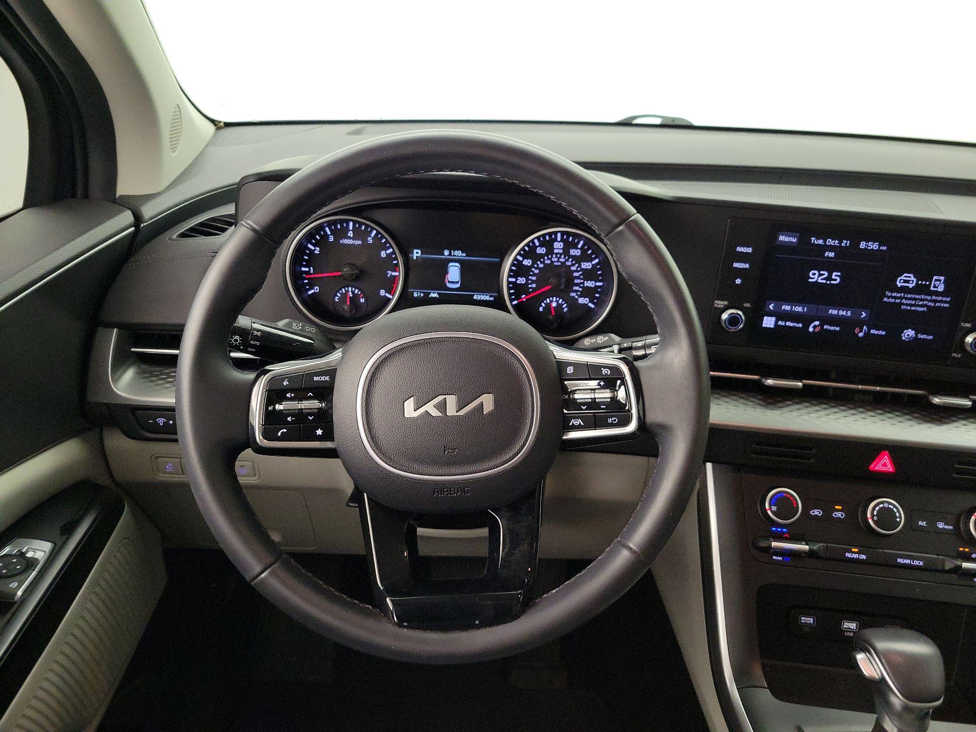 Thumbnail: 2023 Kia Carnival - 10
