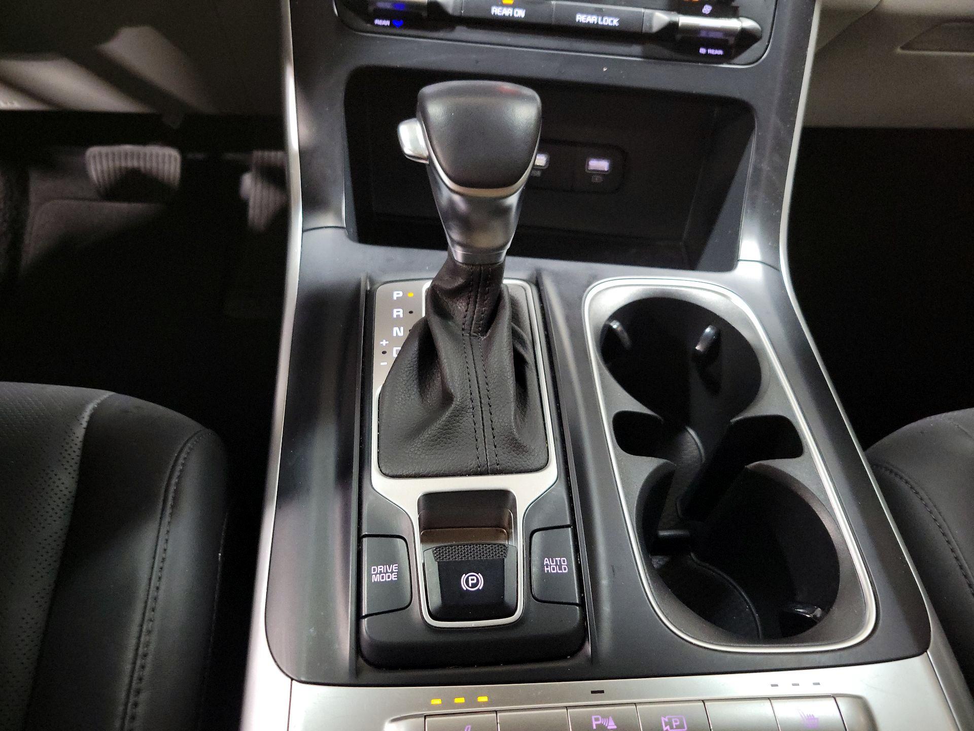 Thumbnail: 2023 Kia Carnival - 17