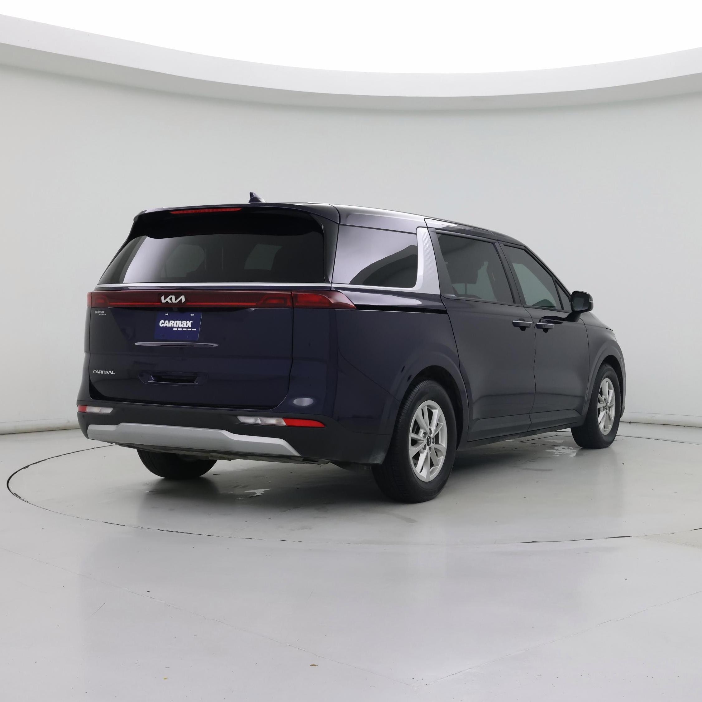 Thumbnail: 2023 Kia Carnival - 8