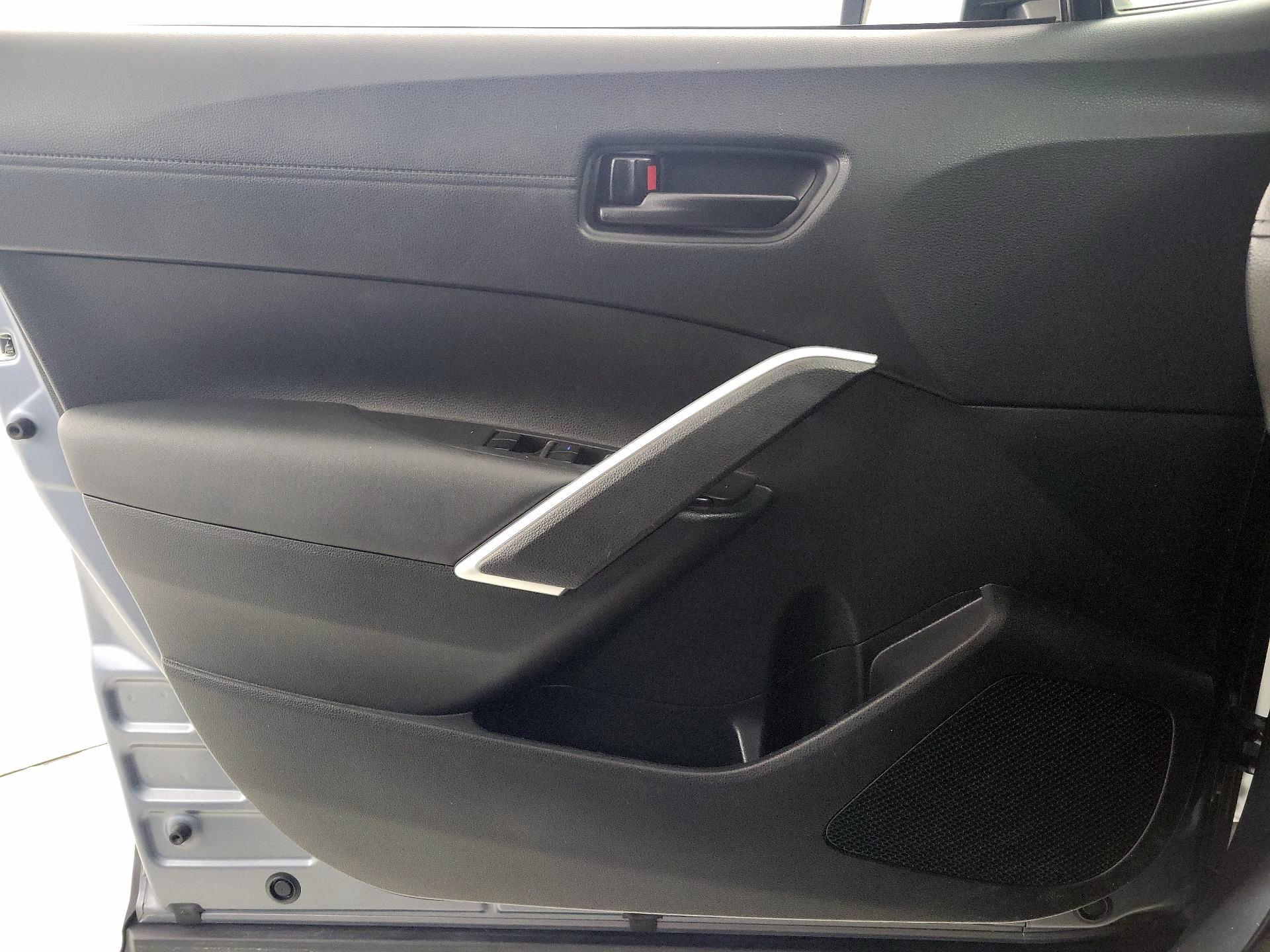 Thumbnail: 2022 Toyota Corolla Cross - 12