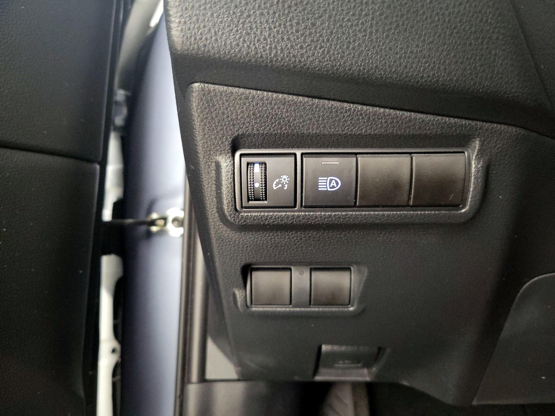 Thumbnail: 2022 Toyota Corolla Cross - 13