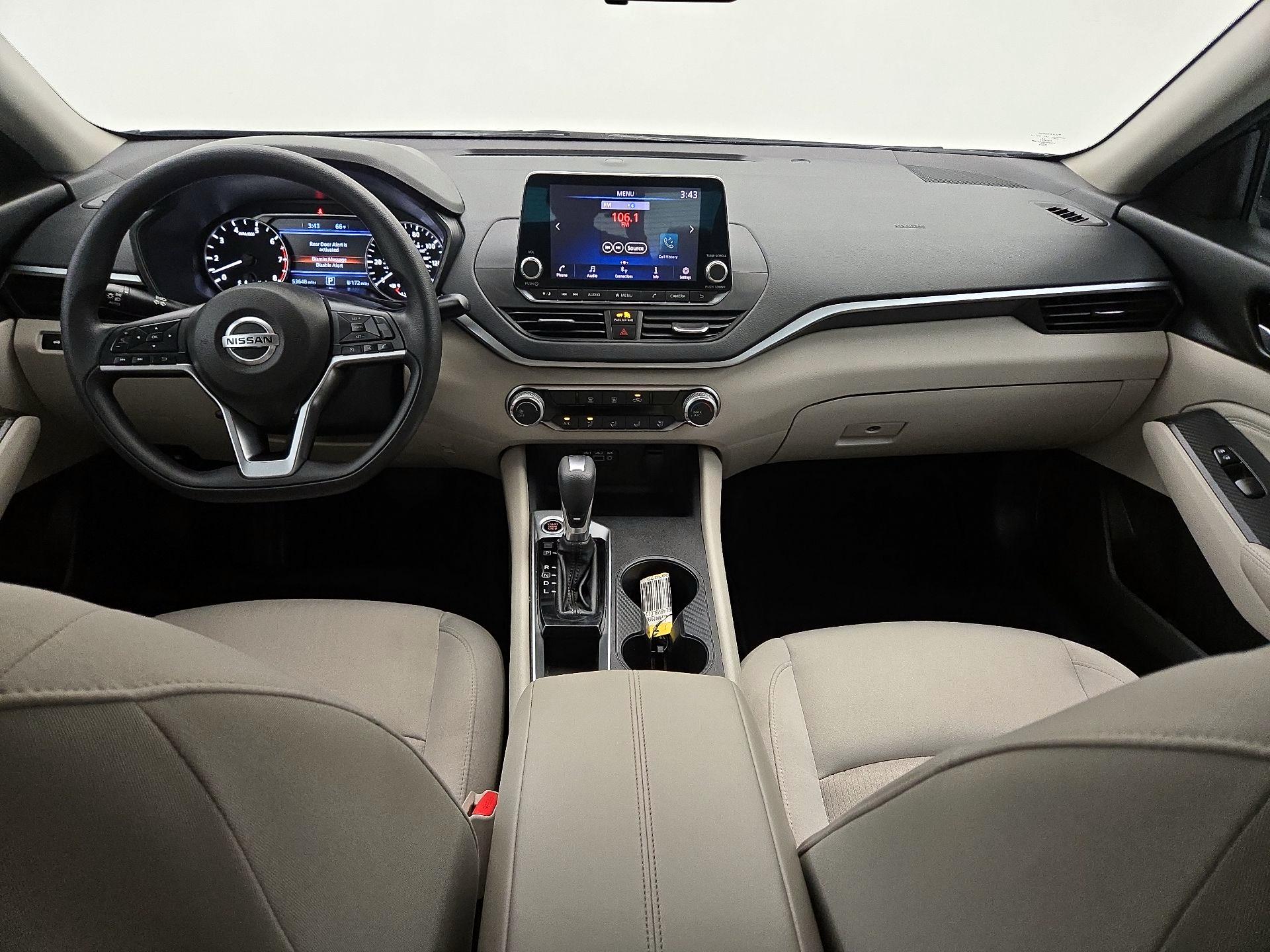 Thumbnail: 2020 Nissan Altima - 9