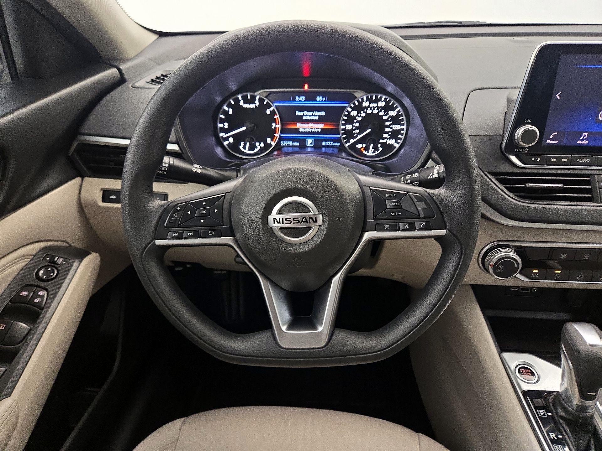 Thumbnail: 2020 Nissan Altima - 10