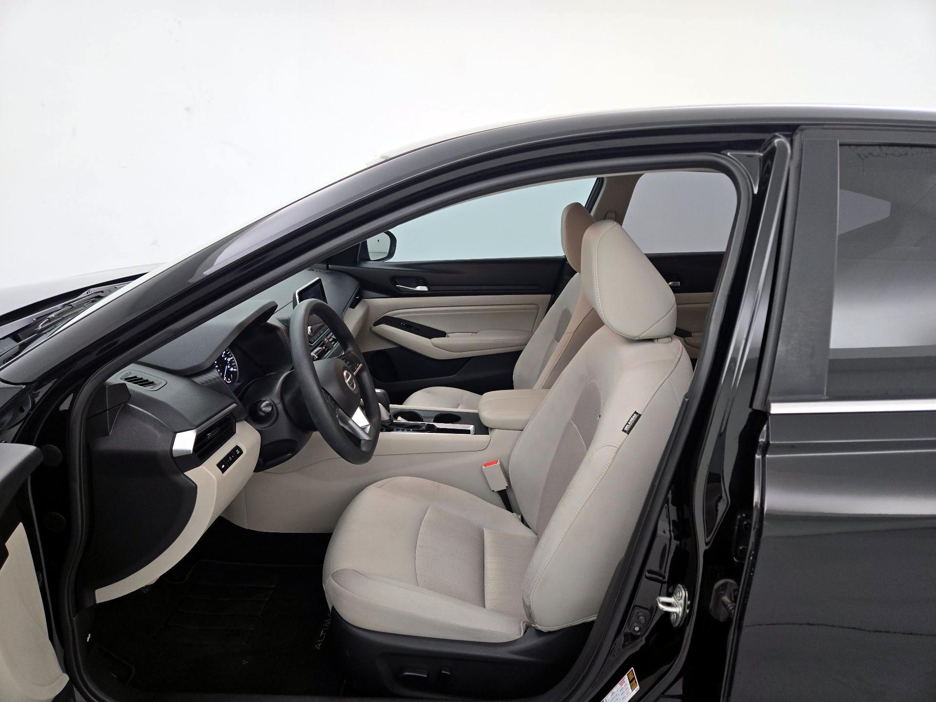 Thumbnail: 2020 Nissan Altima - 11