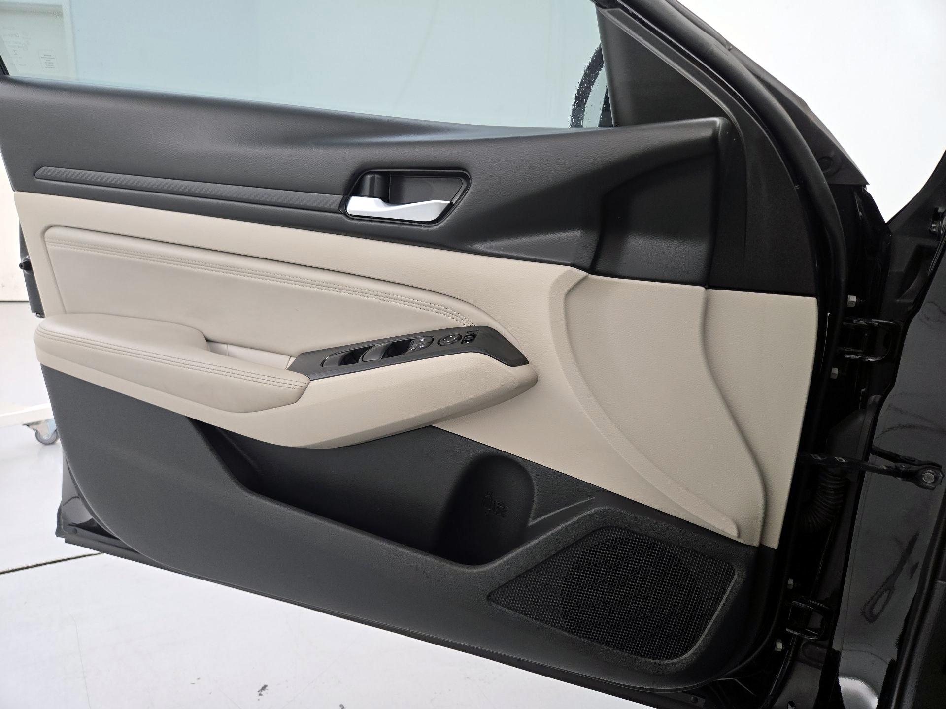 Thumbnail: 2020 Nissan Altima - 12