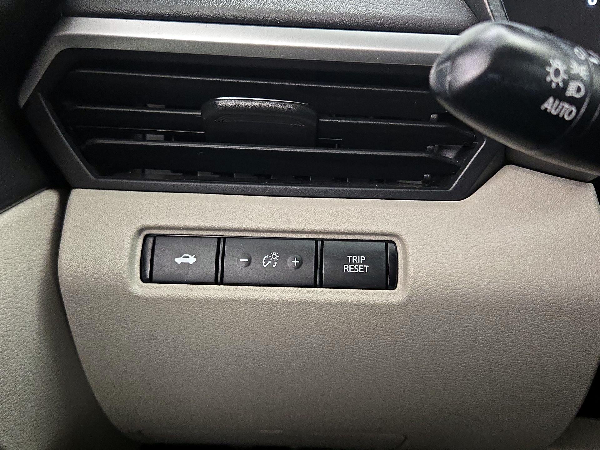 Thumbnail: 2020 Nissan Altima - 13