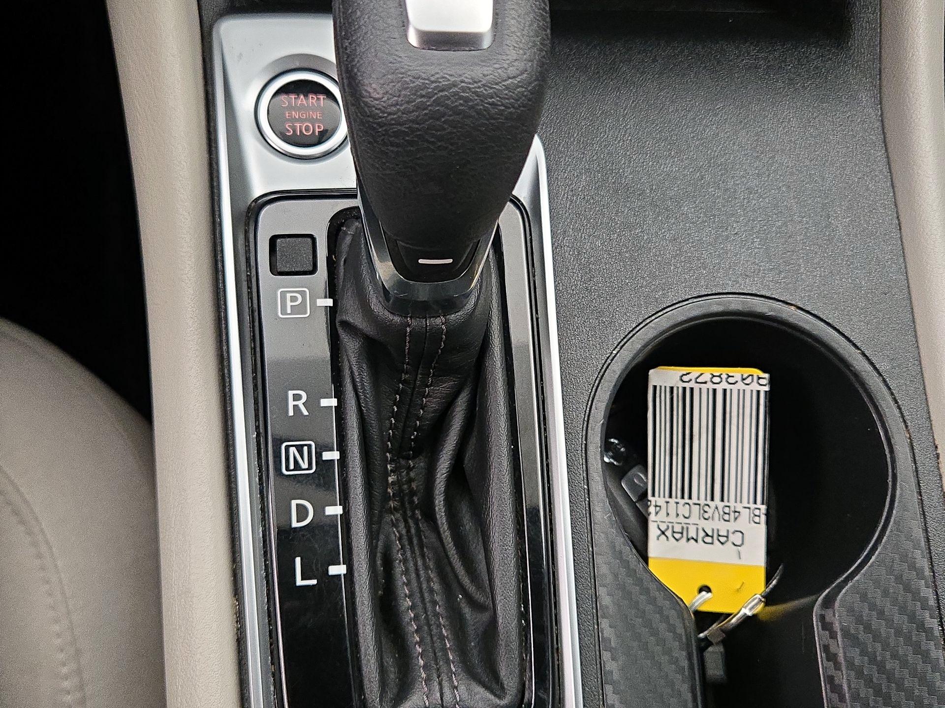 Thumbnail: 2020 Nissan Altima - 17