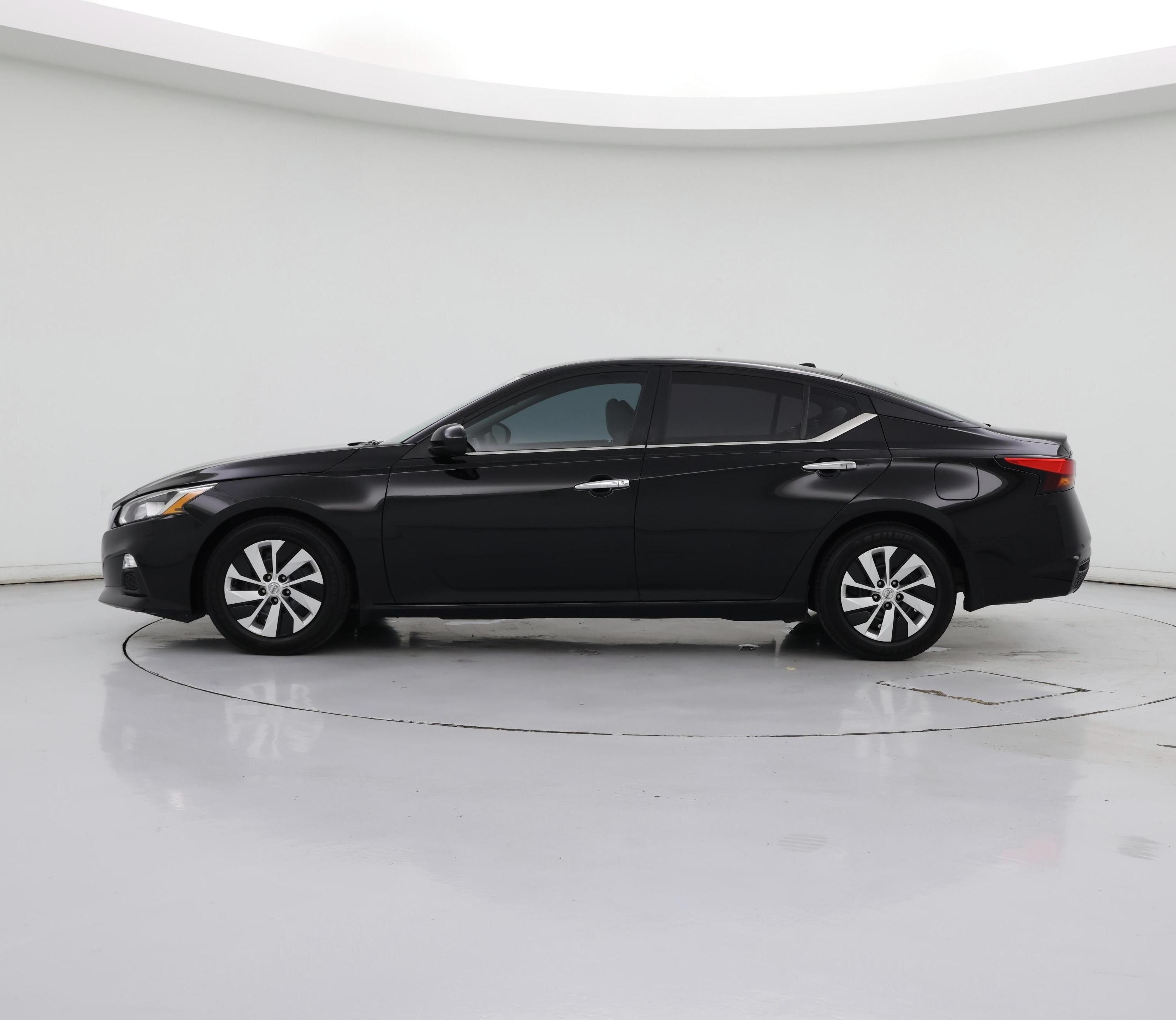 Thumbnail: 2020 Nissan Altima - 3