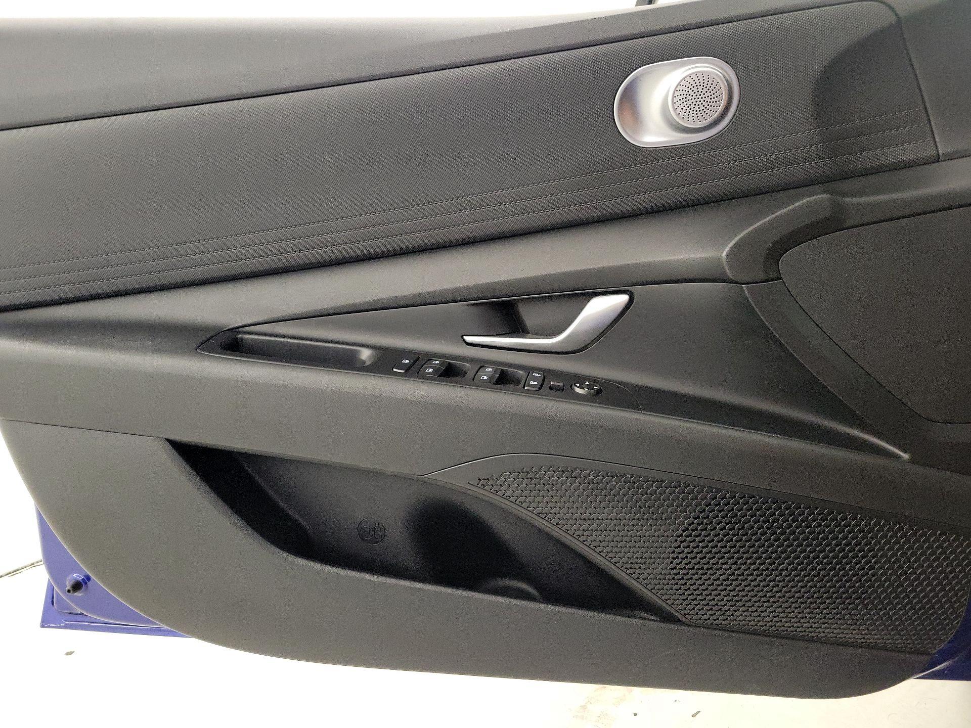 Thumbnail: 2023 Hyundai Elantra - 12