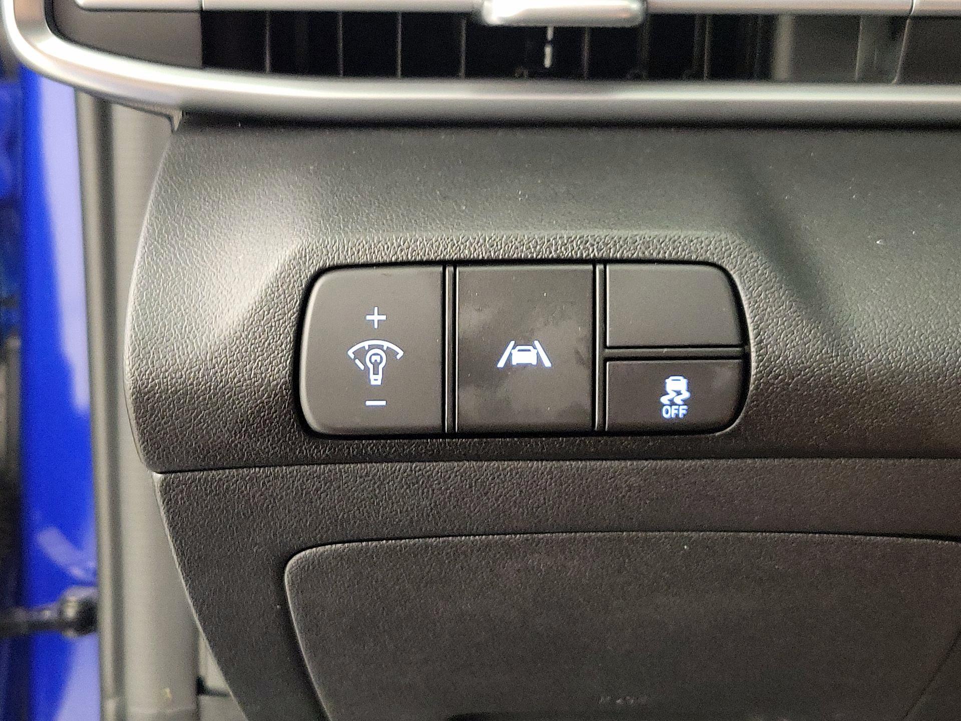 Thumbnail: 2023 Hyundai Elantra - 13