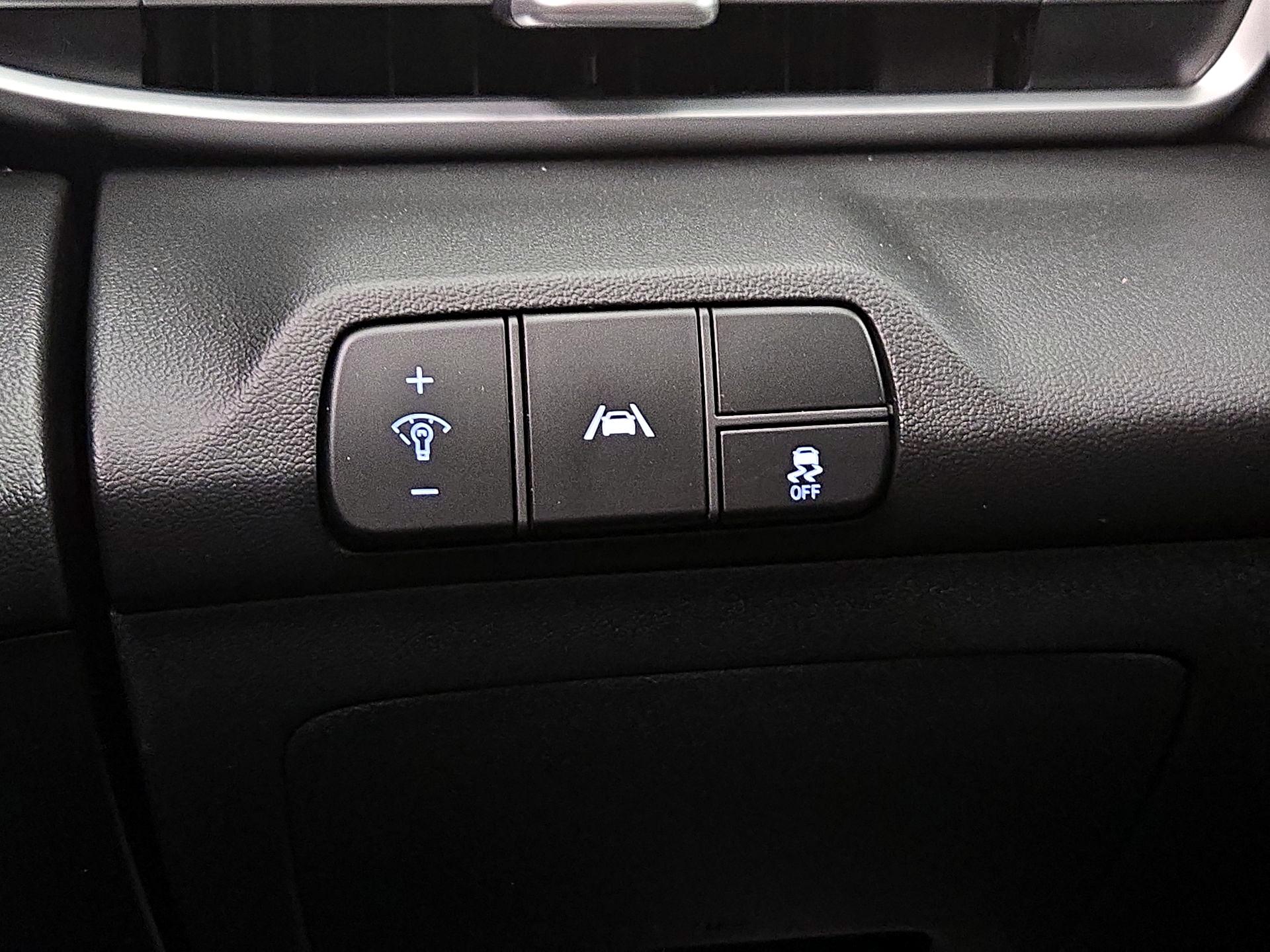 Thumbnail: 2023 Hyundai Elantra - 13