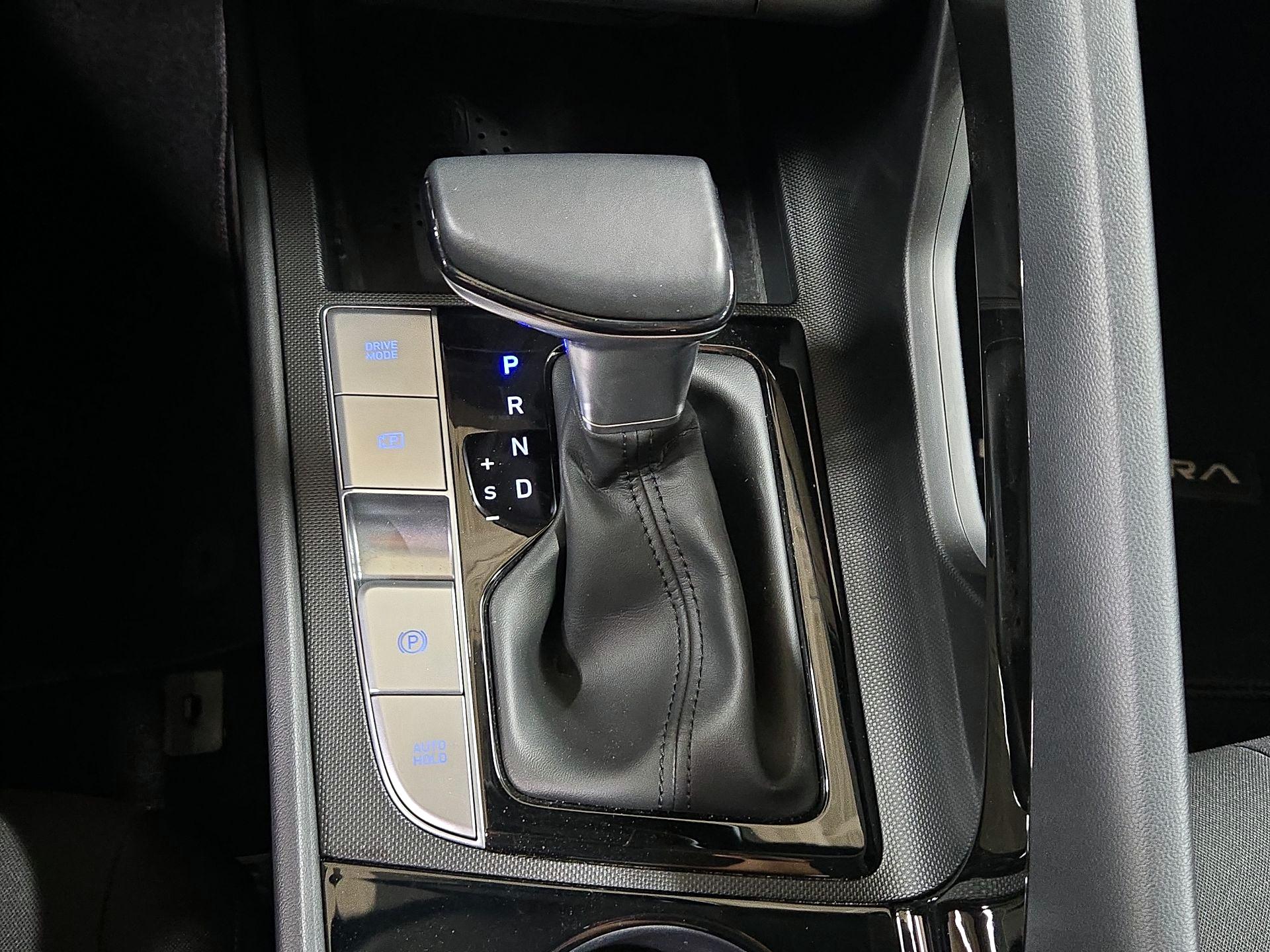 Thumbnail: 2023 Hyundai Elantra - 18