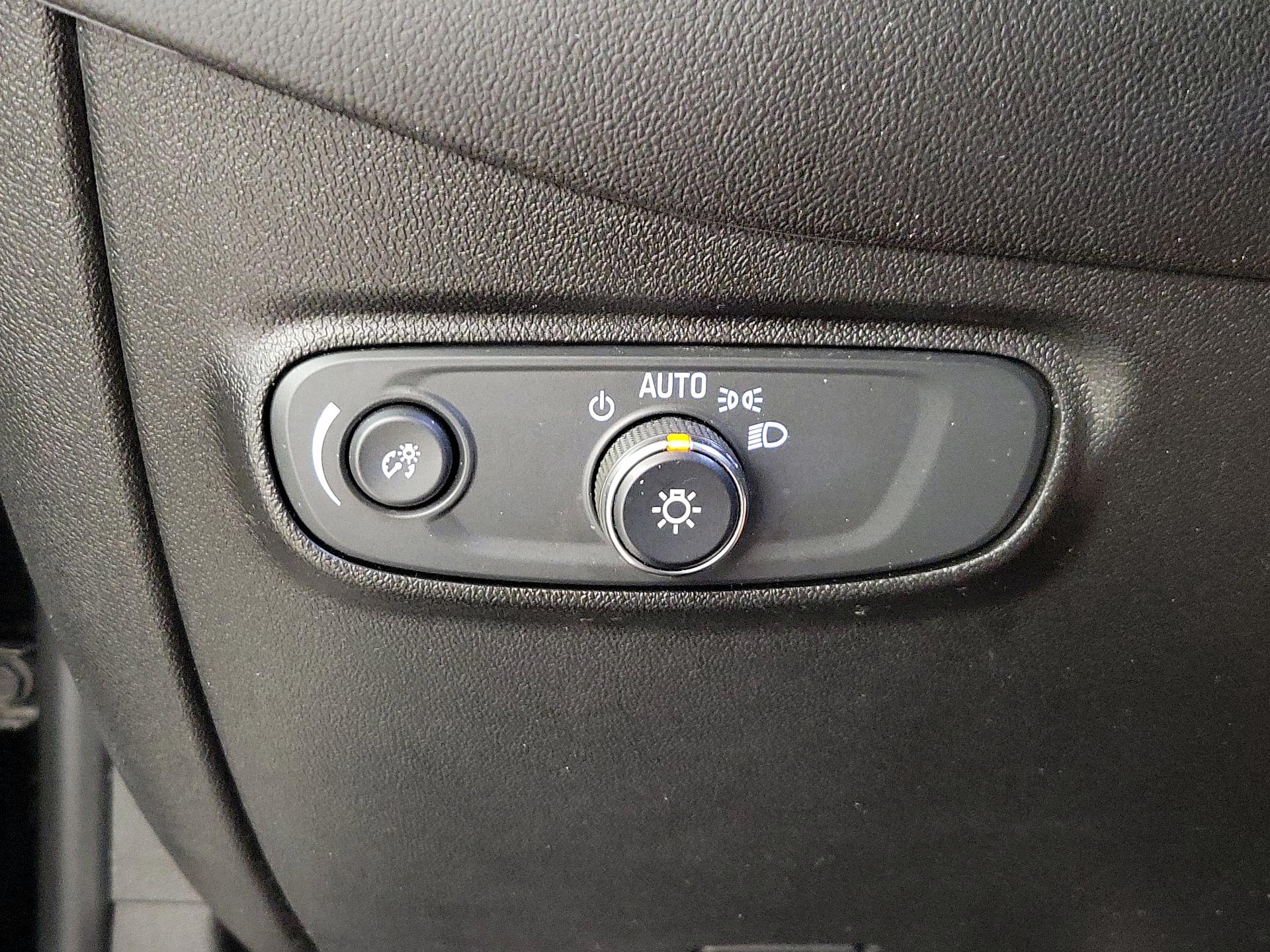 Thumbnail: 2022 Chevrolet Equinox - 13