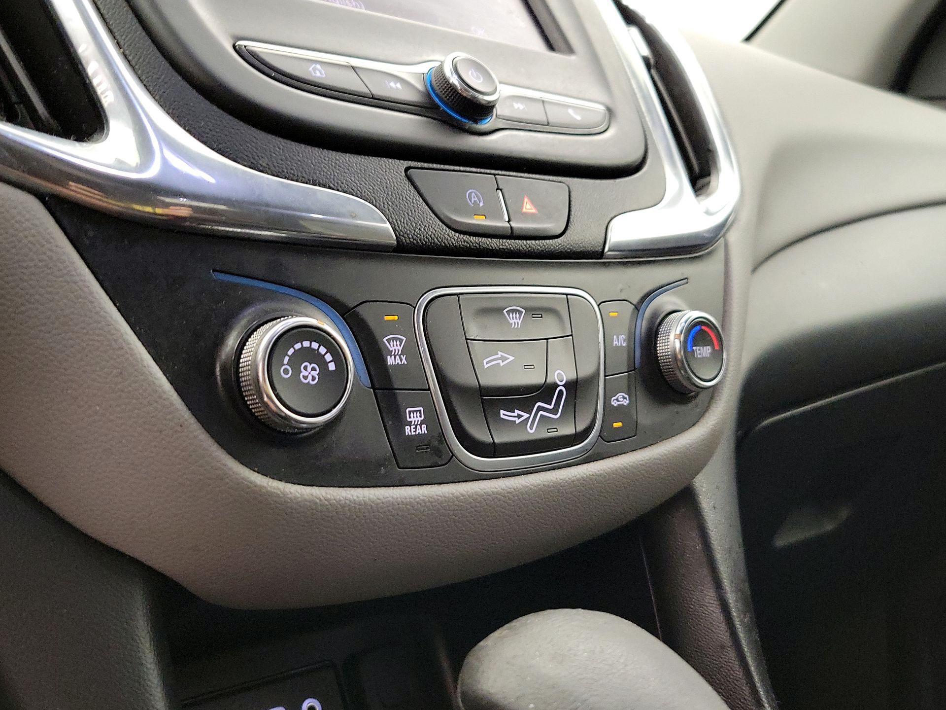 Thumbnail: 2022 Chevrolet Equinox - 16