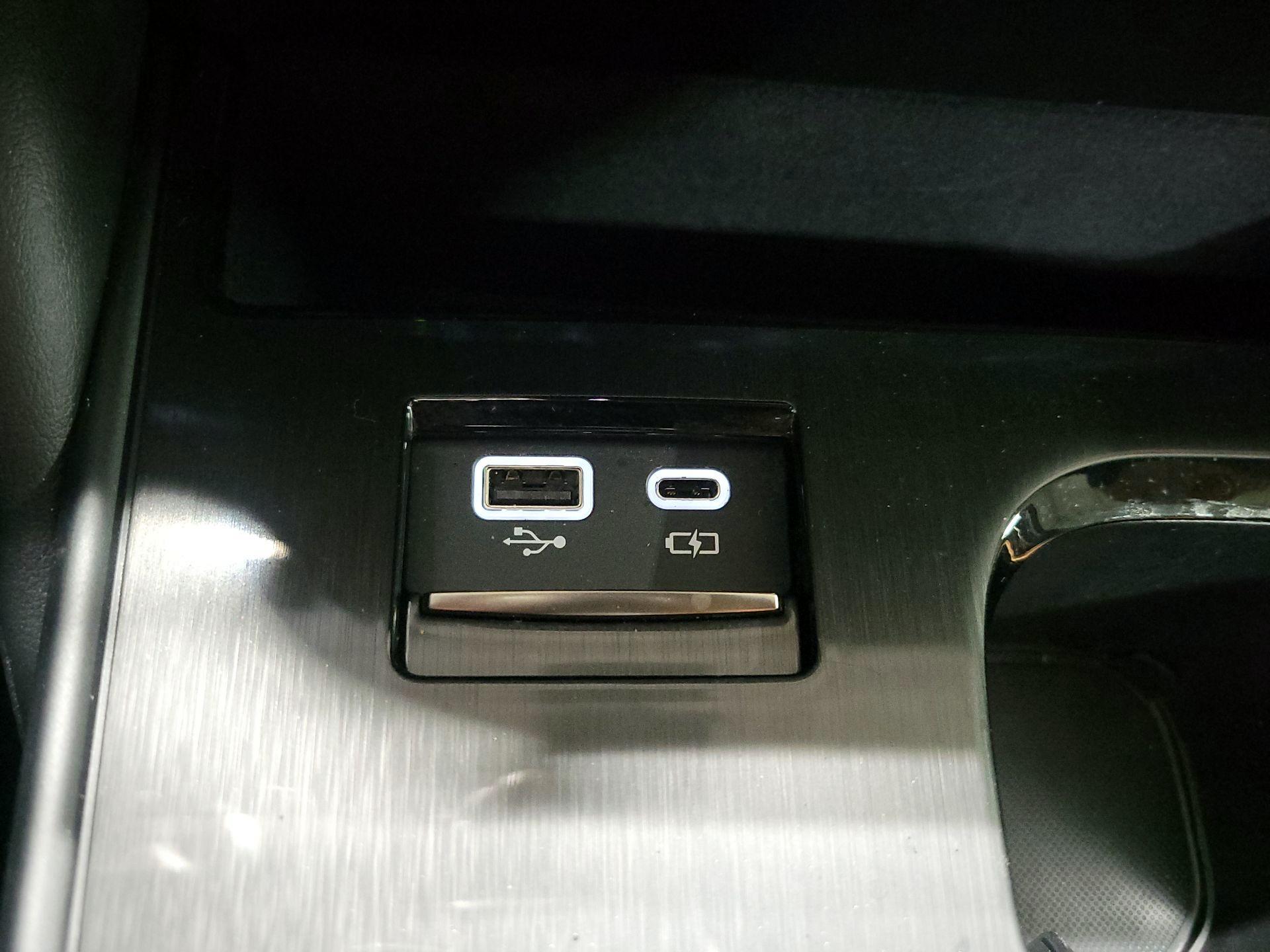 Thumbnail: 2023 Lexus ES - 18