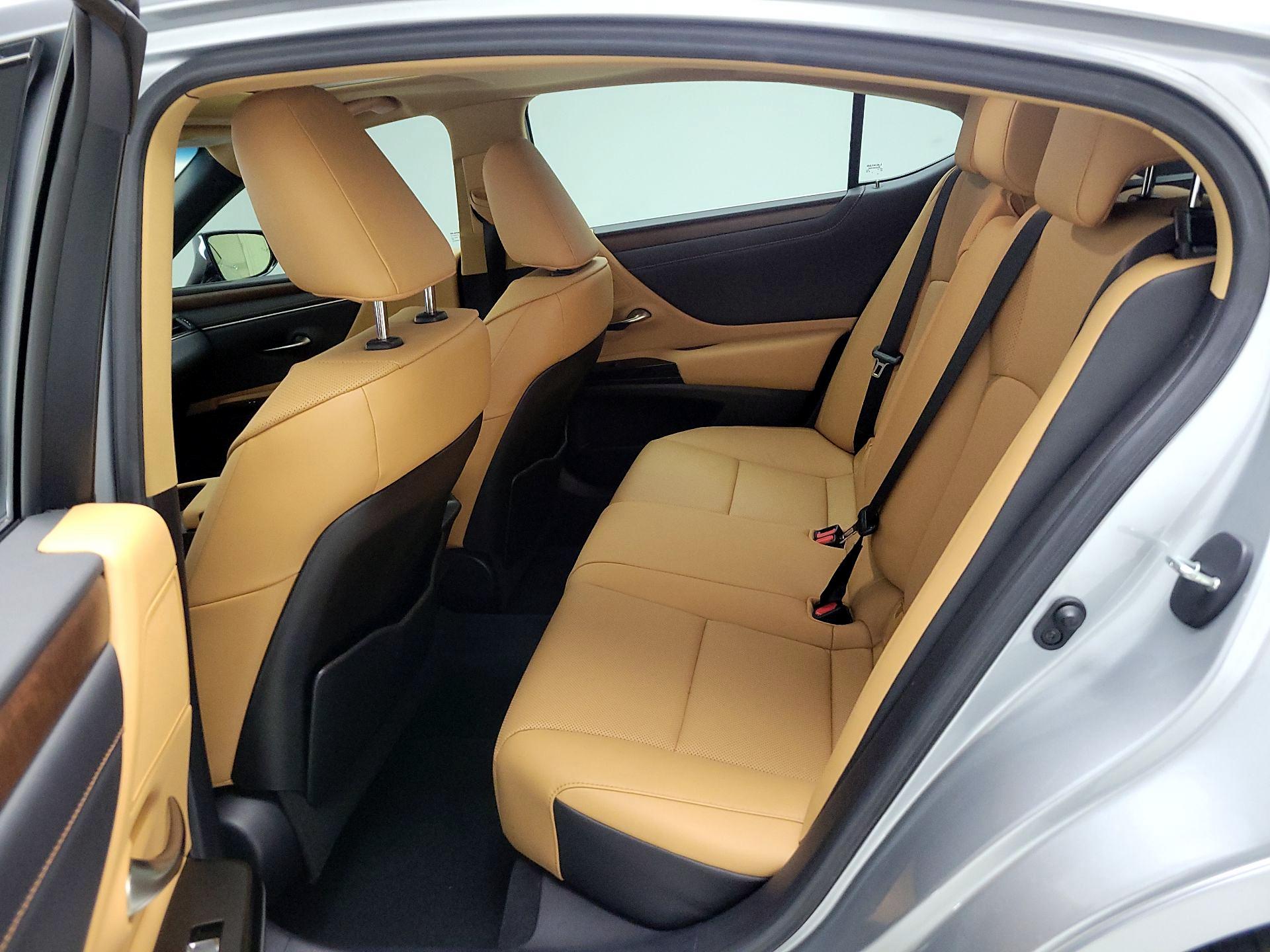 Thumbnail: 2023 Lexus ES - 20