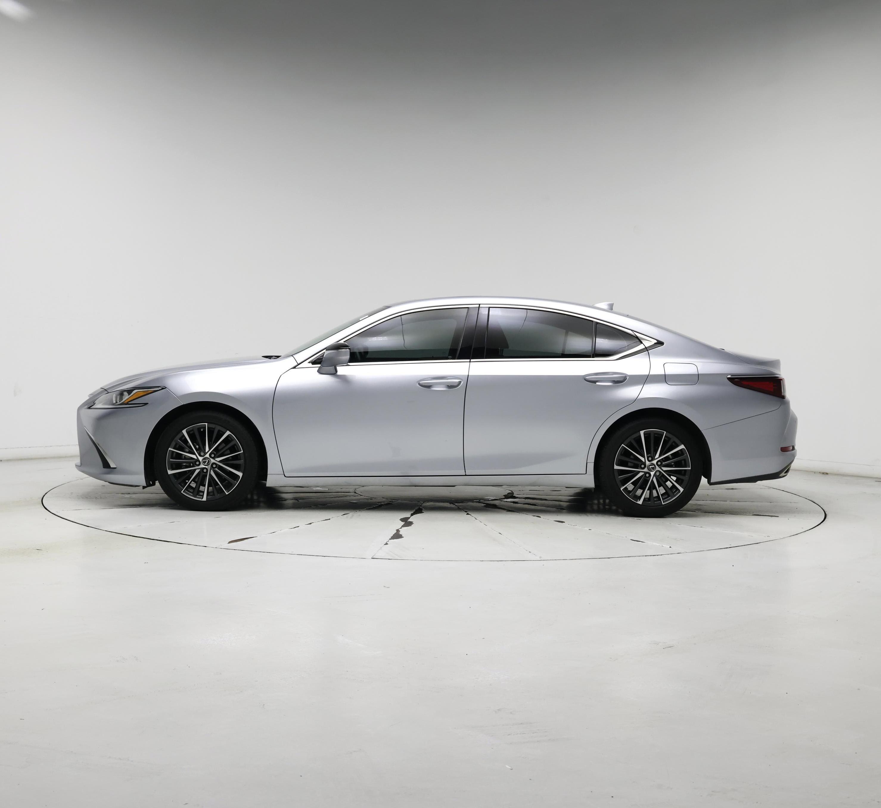 Thumbnail: 2023 Lexus ES - 3