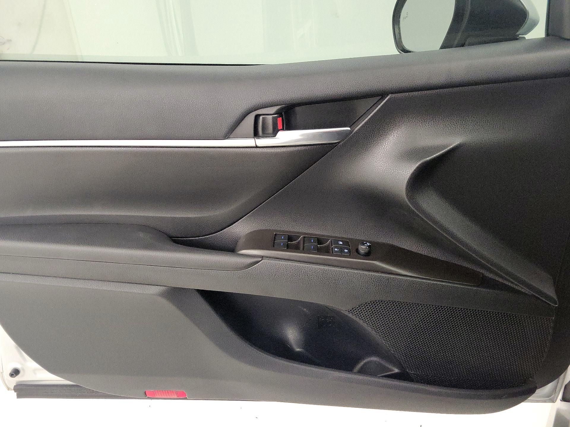 Thumbnail: 2023 Toyota Camry - 12