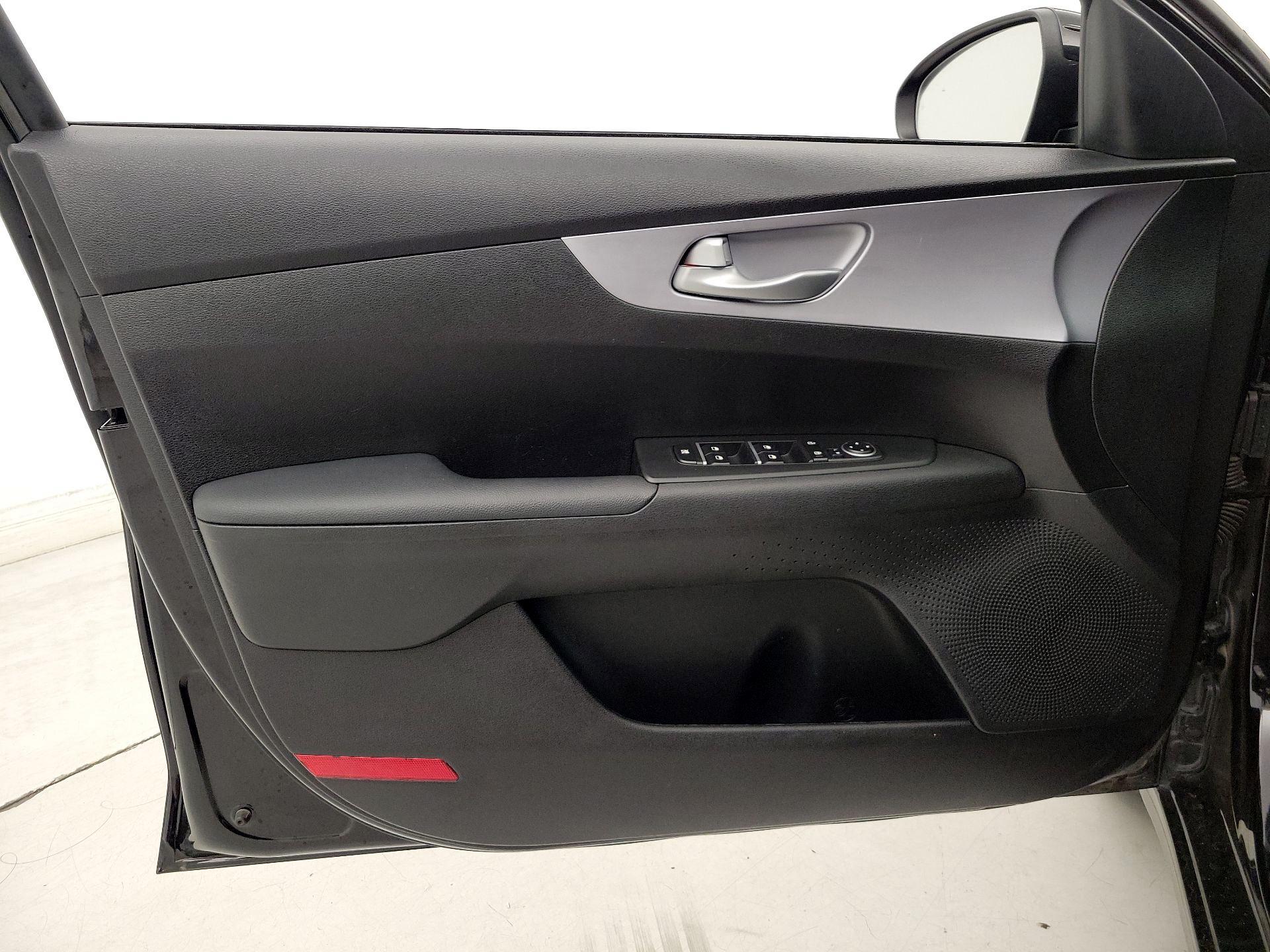 Thumbnail: 2024 Kia Forte - 12