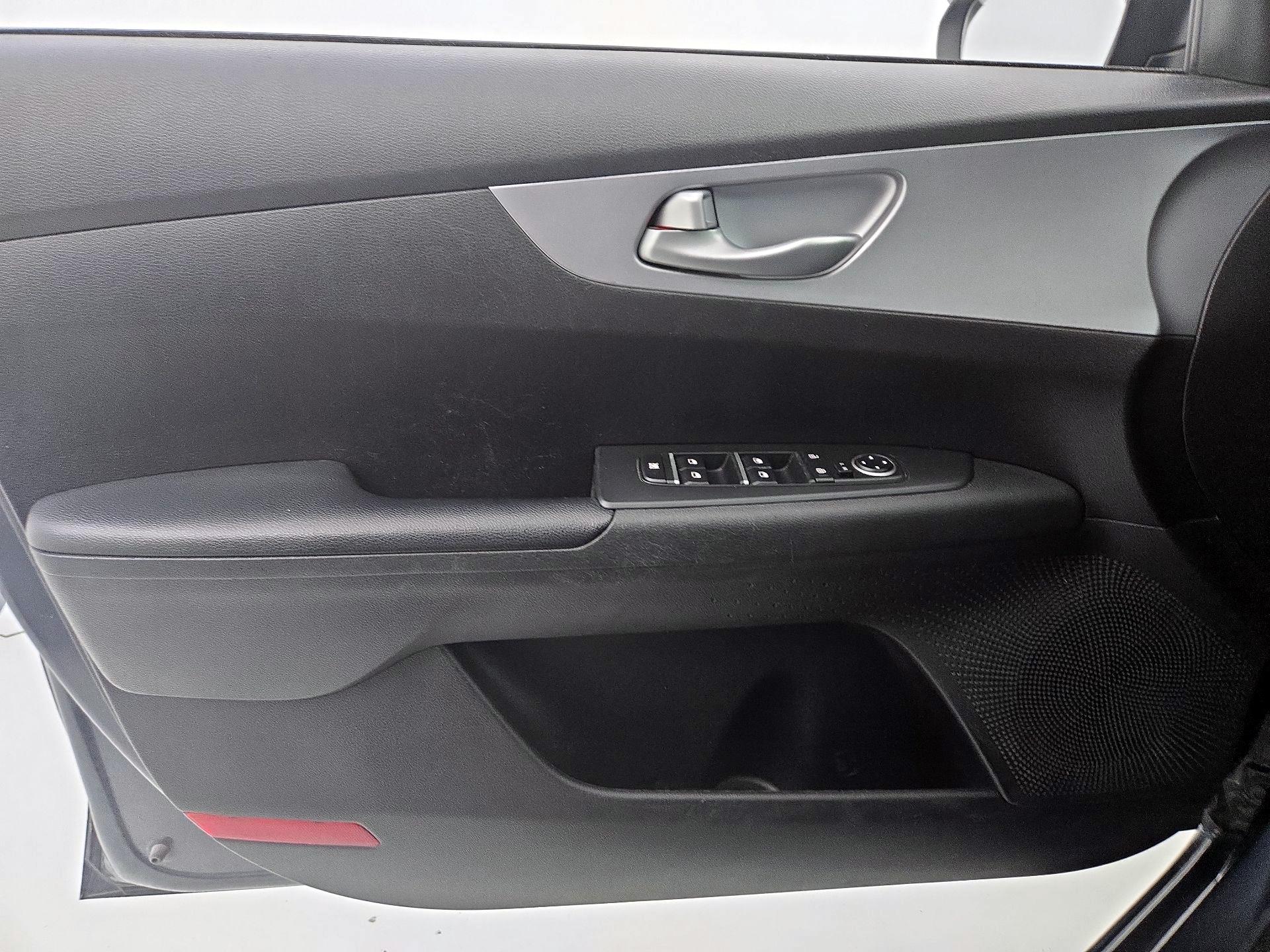 Thumbnail: 2023 Kia Forte - 12