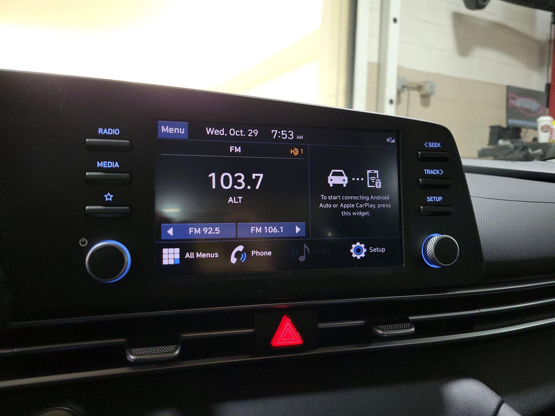 Thumbnail: 2023 Hyundai Elantra - 15