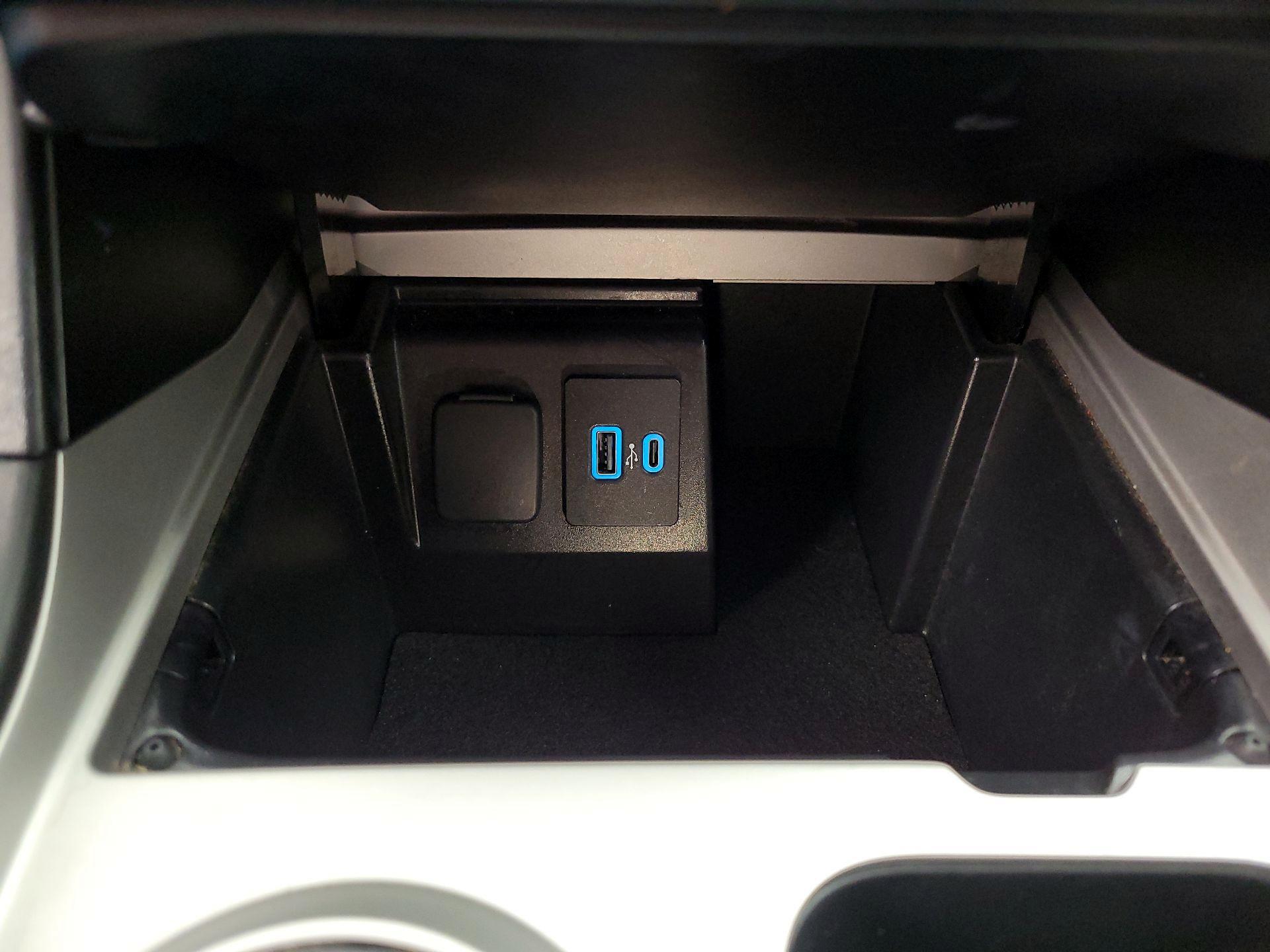 Thumbnail: 2021 Ford Explorer - 18