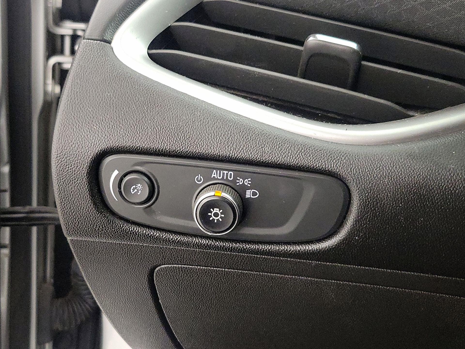 Thumbnail: 2022 Chevrolet Malibu - 13