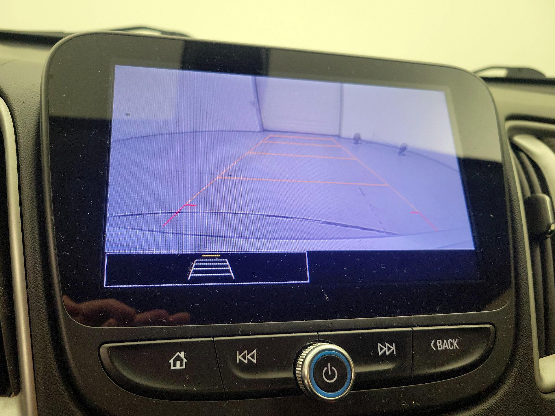 Thumbnail: 2022 Chevrolet Malibu - 14