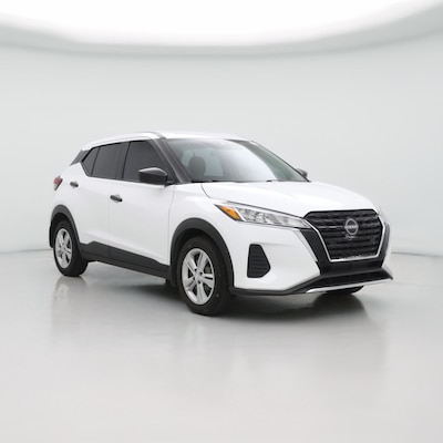 White 2023 Nissan Kicks S