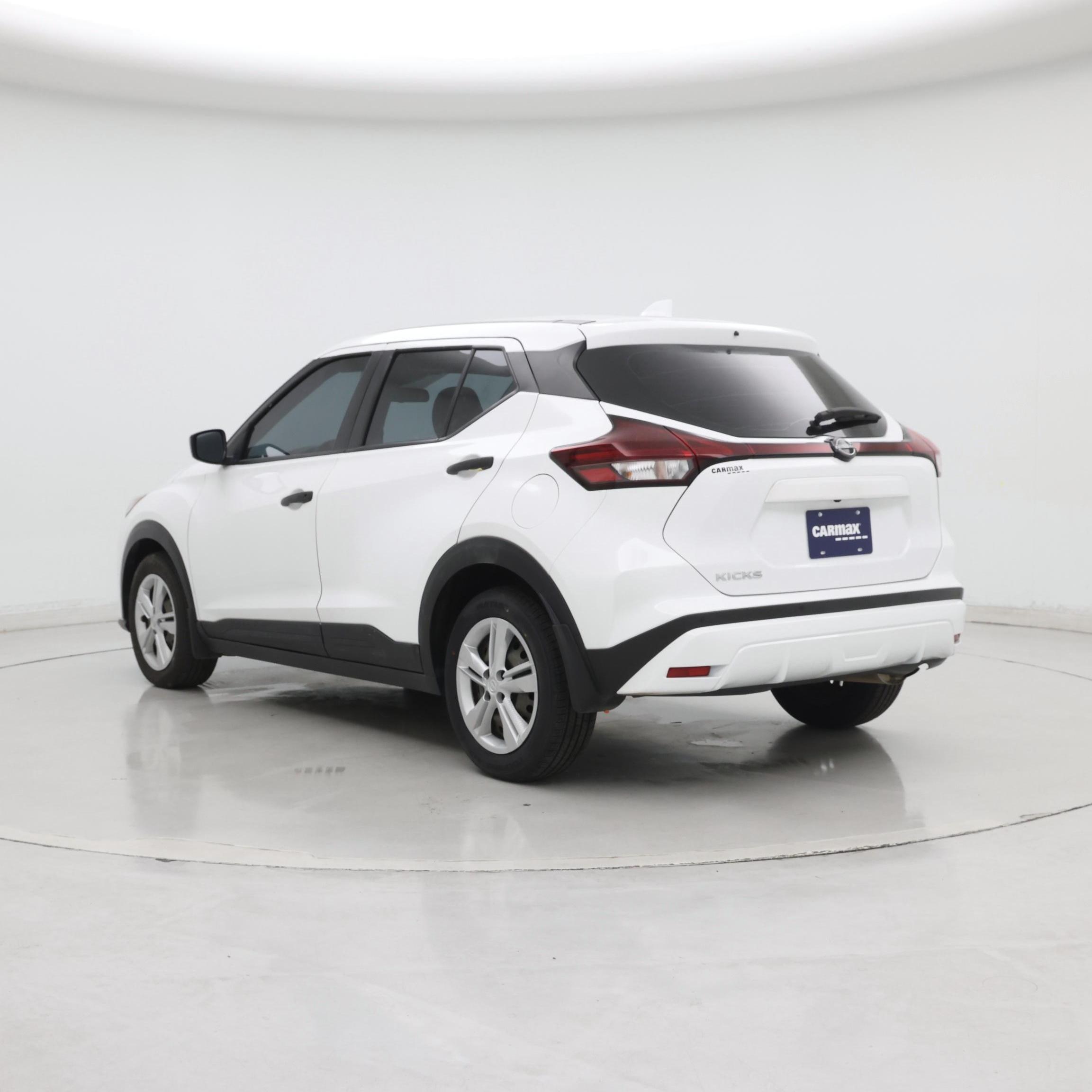 Thumbnail: 2023 Nissan Kicks - 2