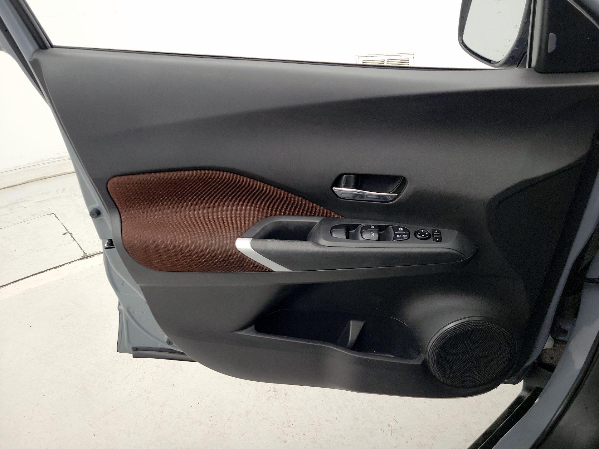 Thumbnail: 2023 Nissan Kicks - 12